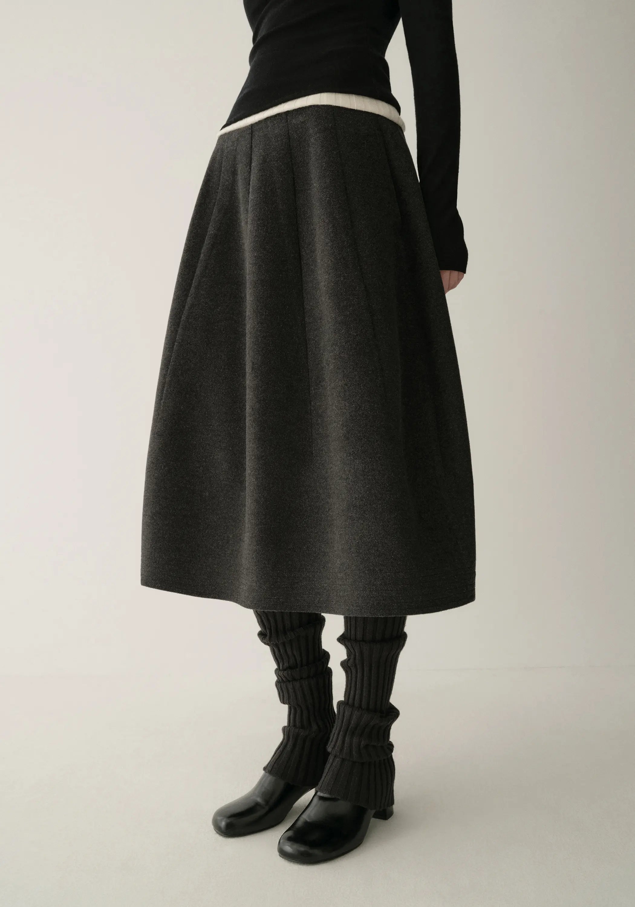 #color_black ash