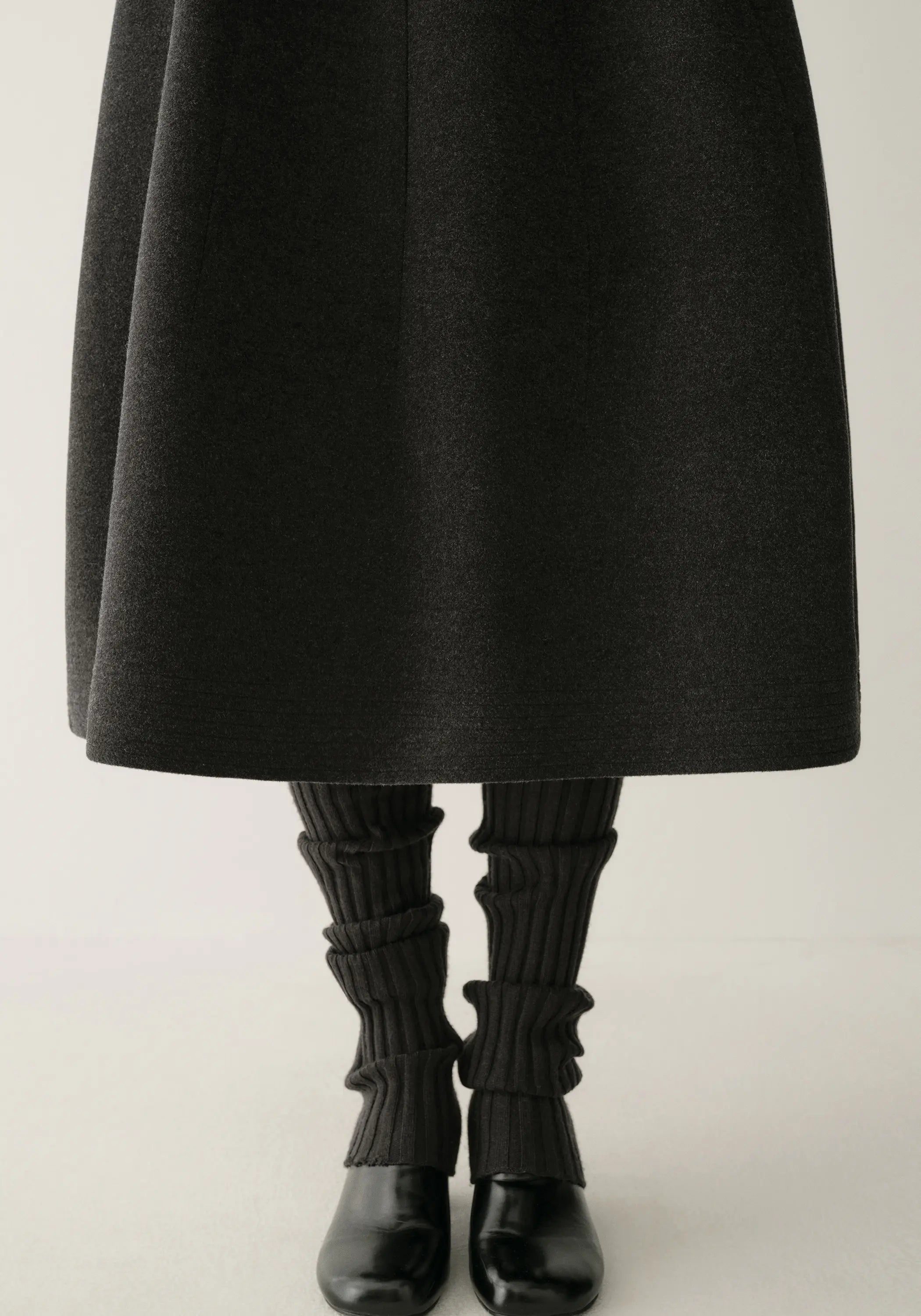 #color_black ash