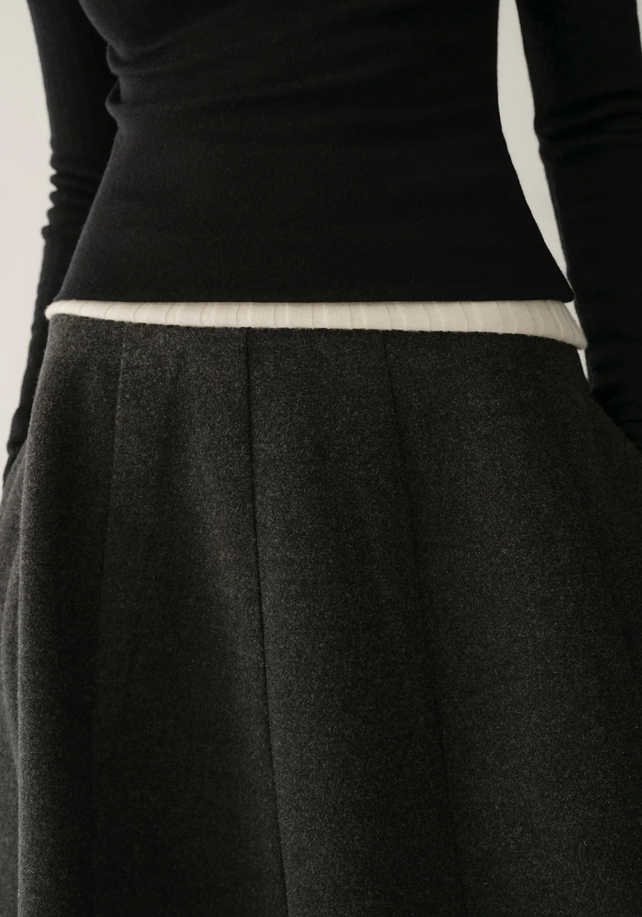 #color_black ash