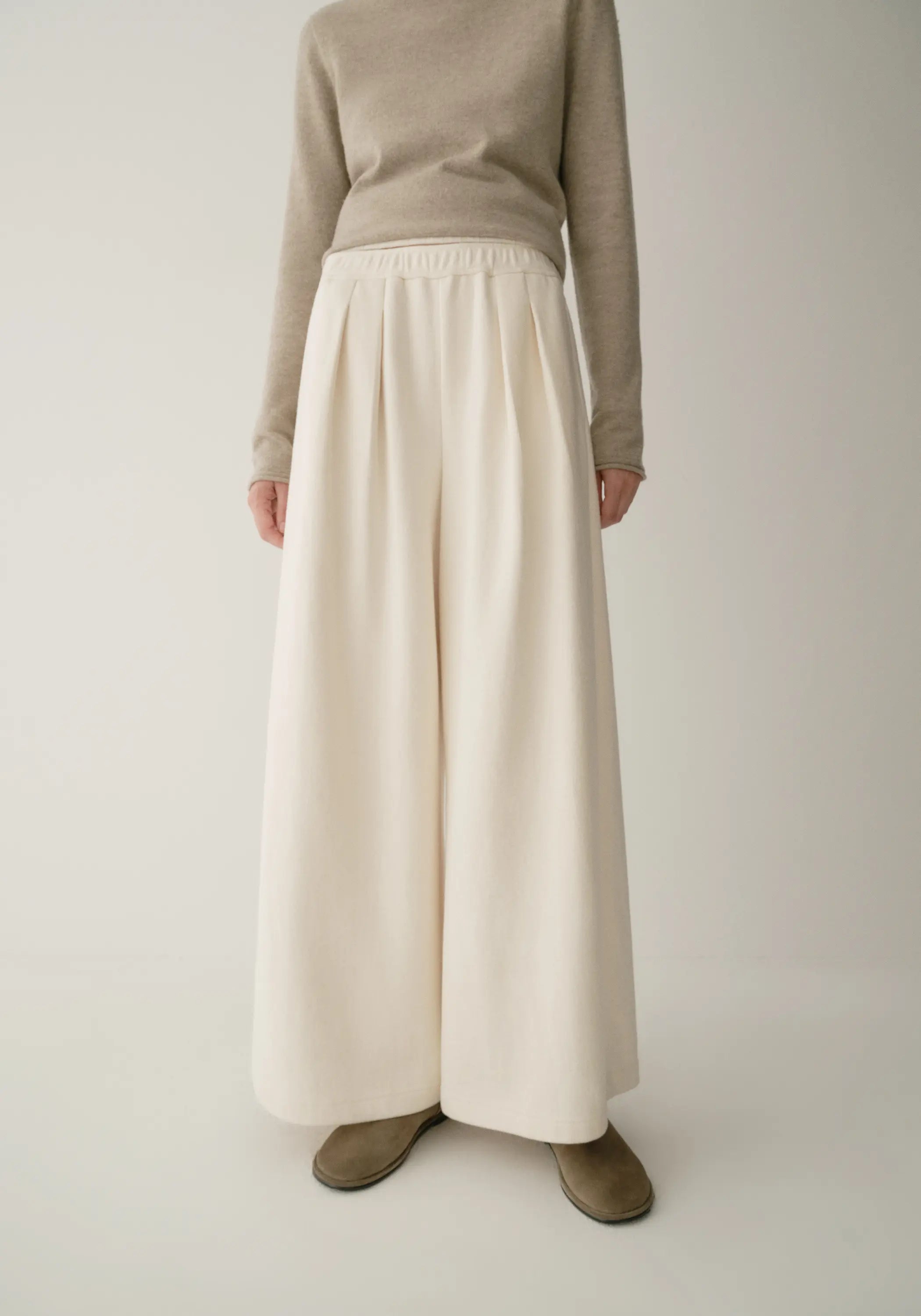 #color_off white