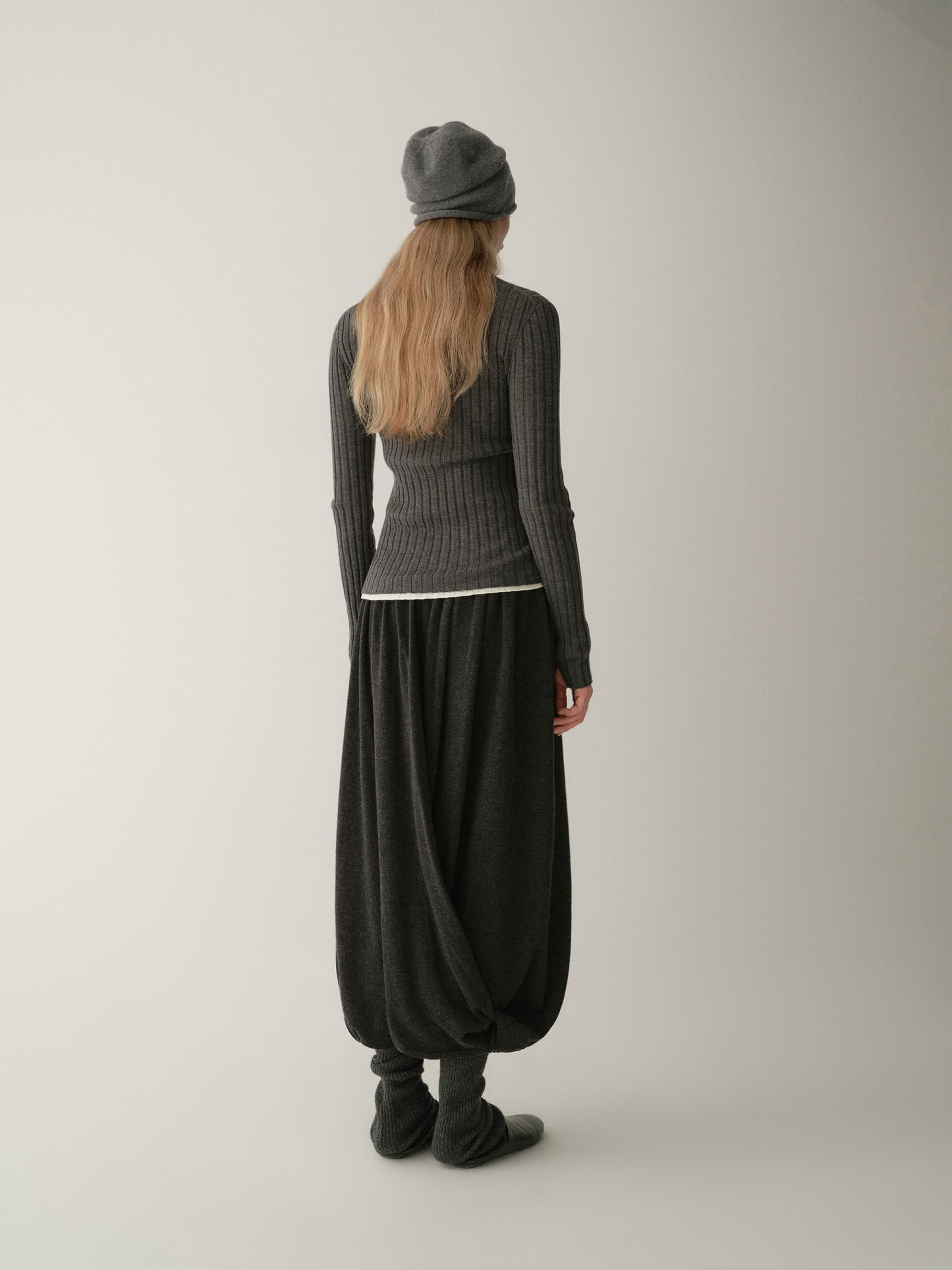 #color_black ash