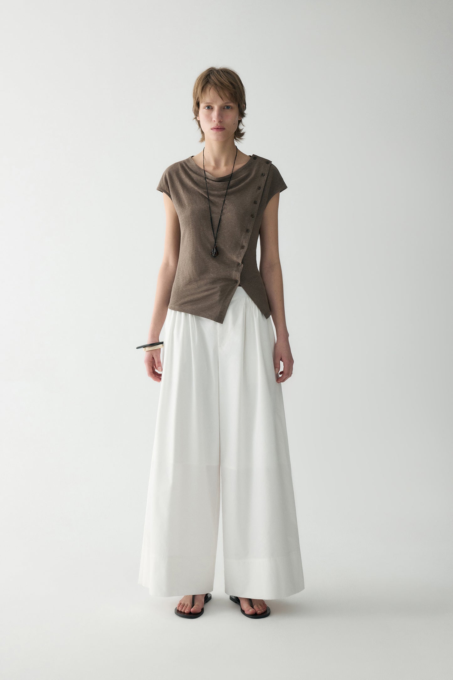 #color_off white