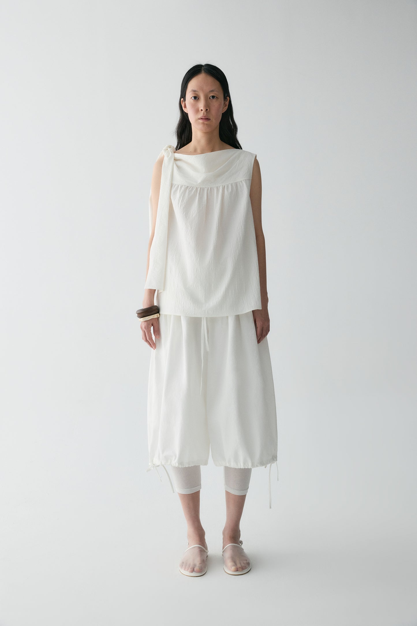 #color_off white