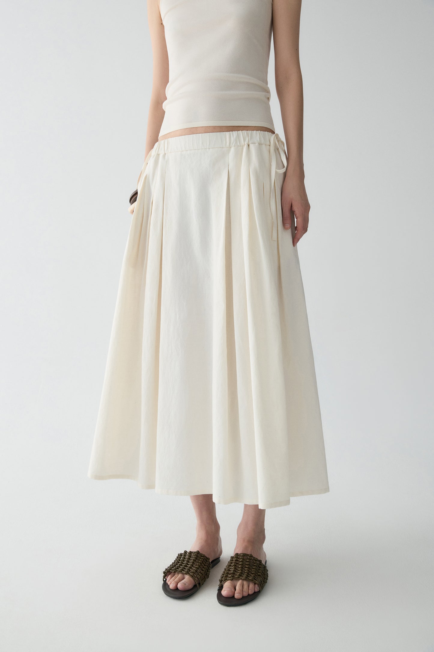 #color_cream white