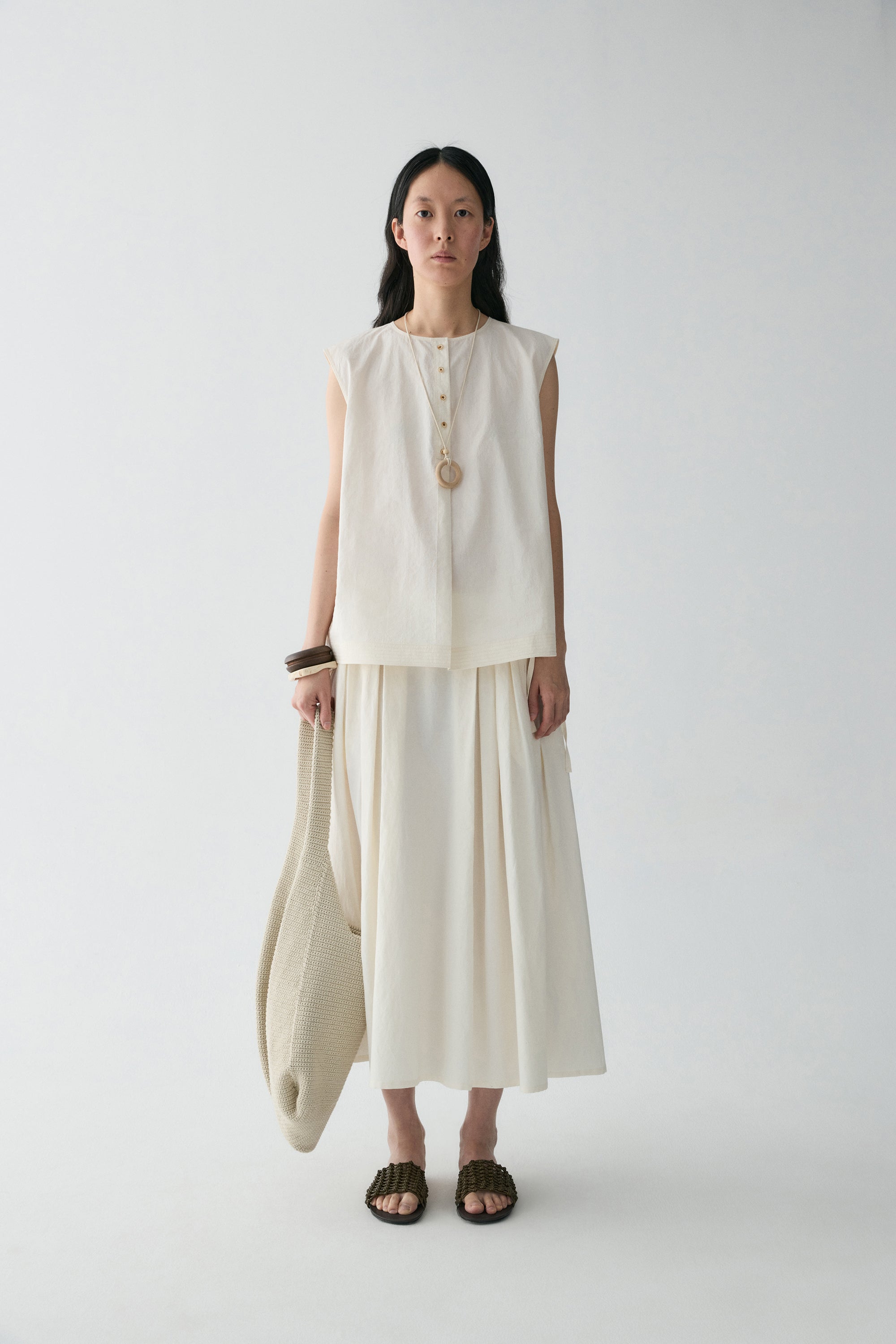 #color_cream white