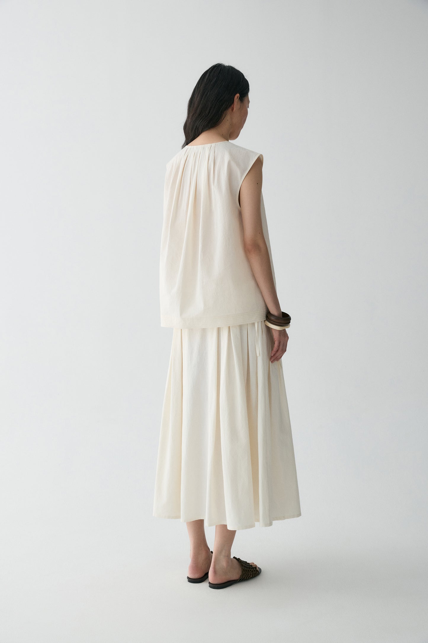 #color_cream white