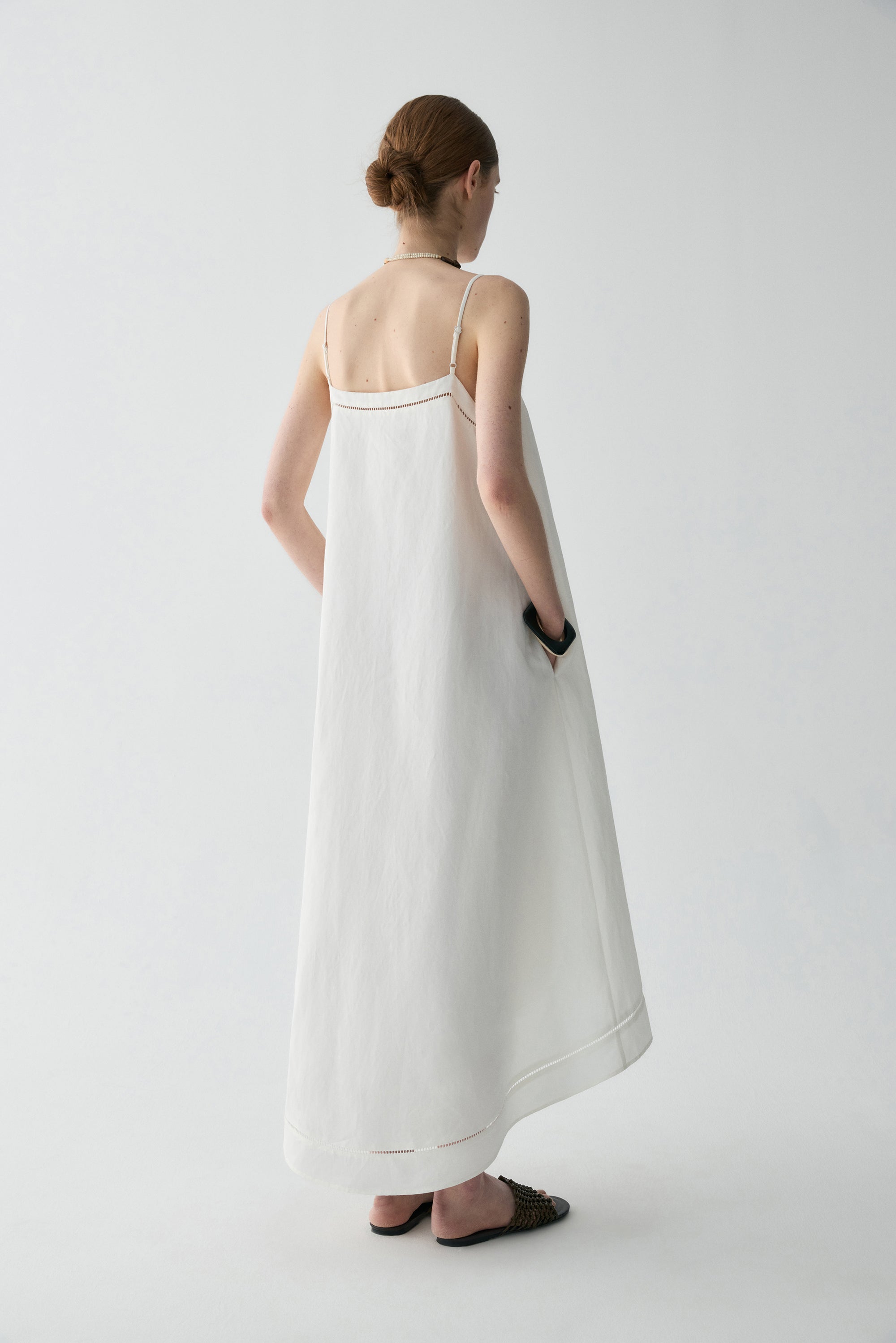 #color_off white