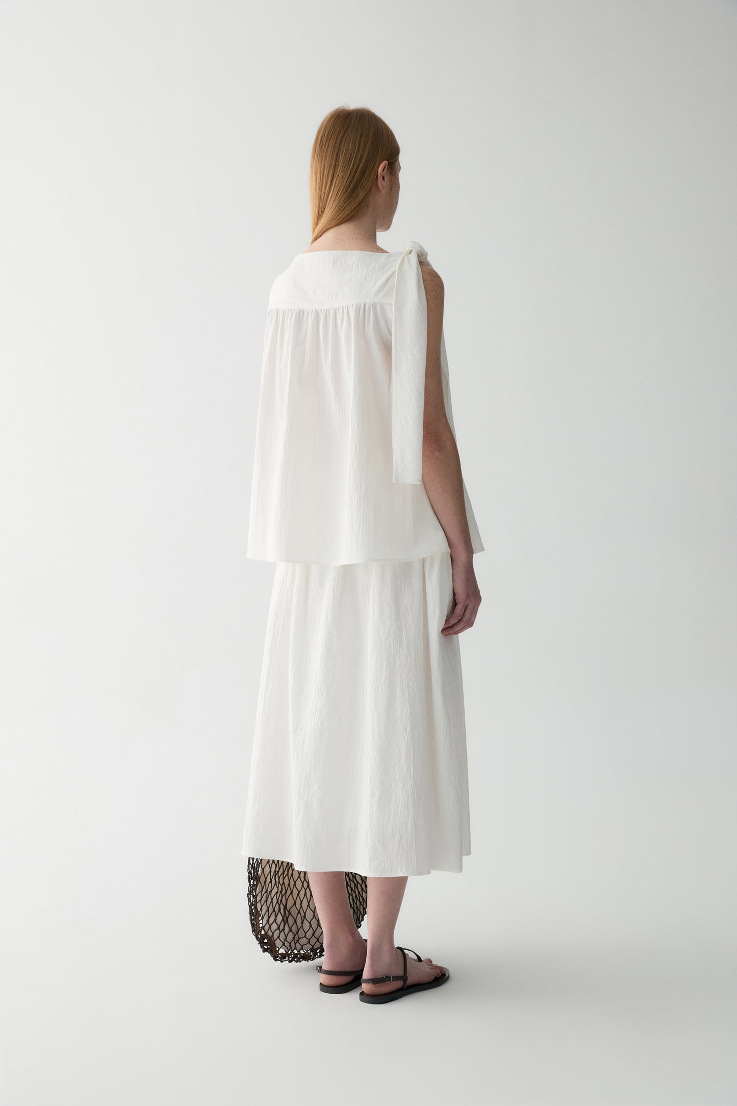 #color_off white