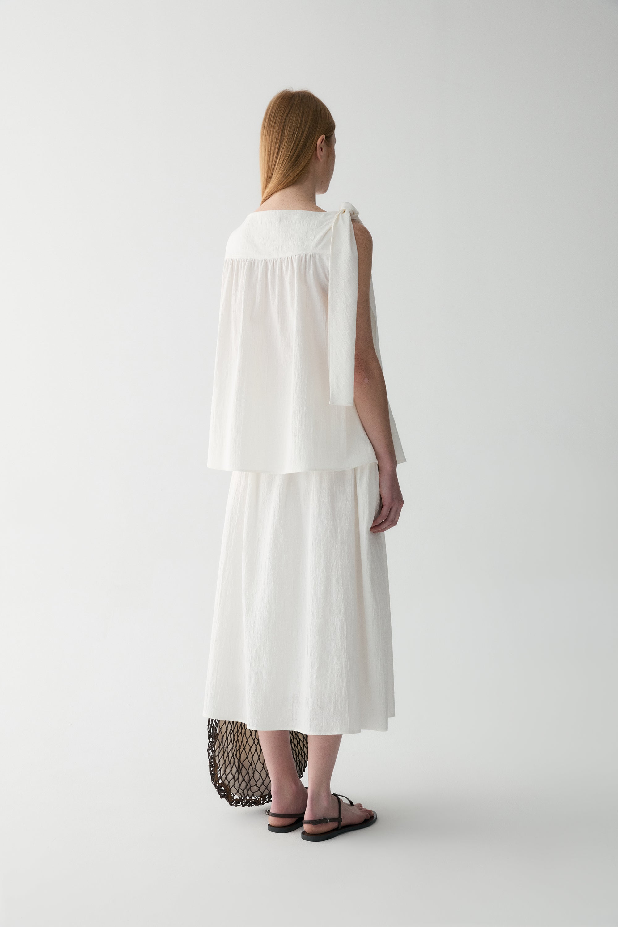 #color_off white