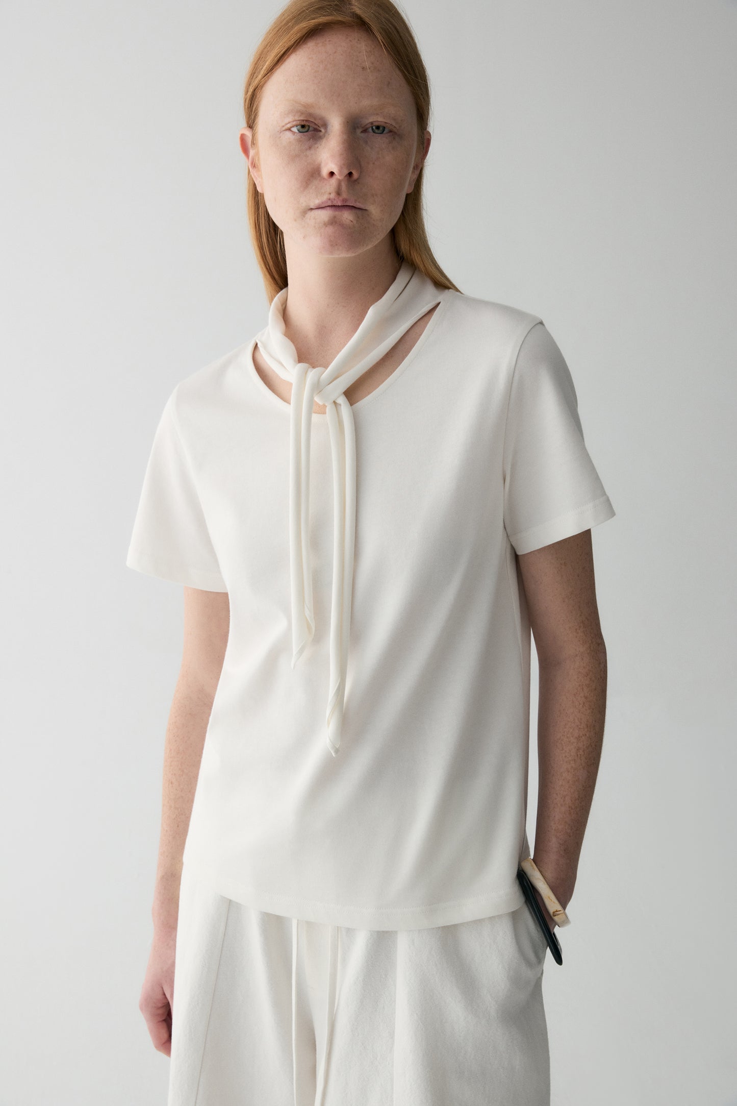 #color_off white