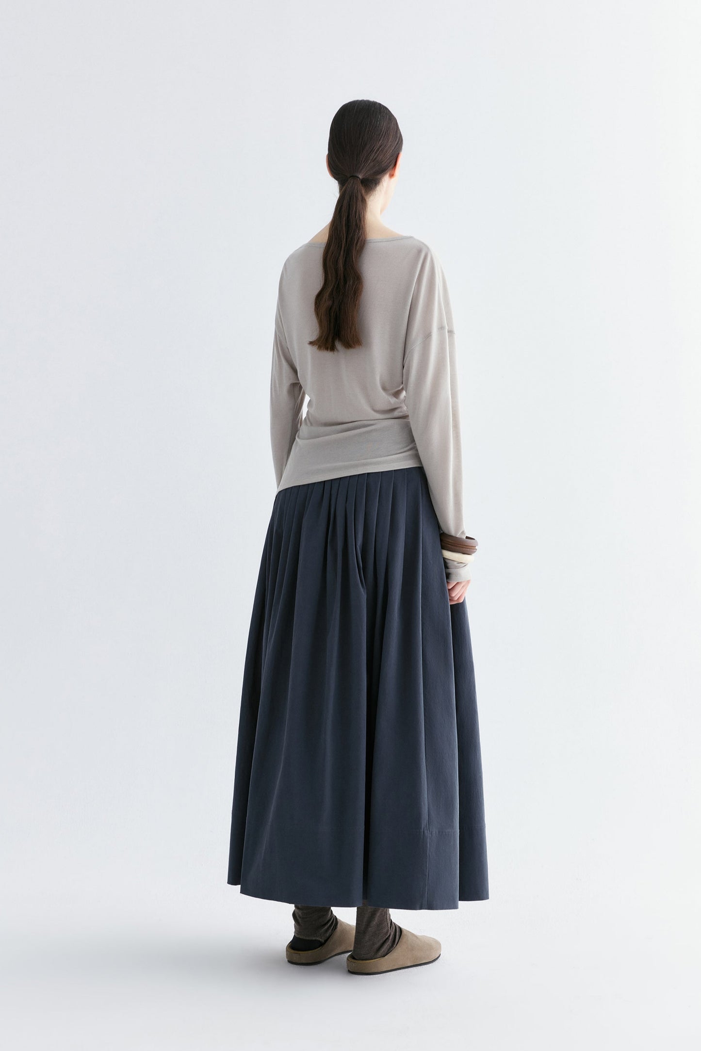 #color_mid gray
