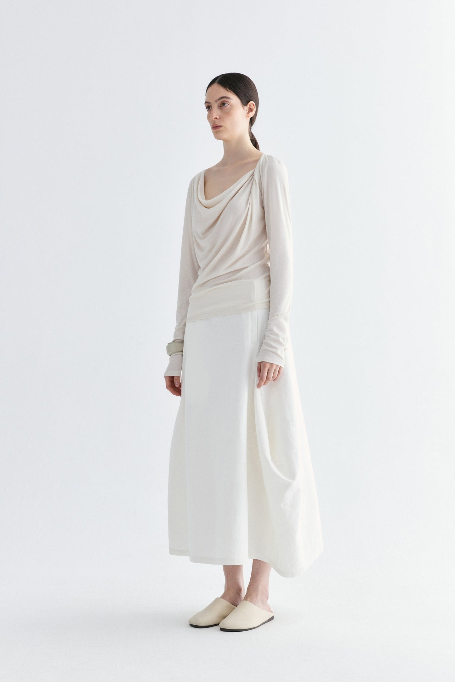 #color_off white