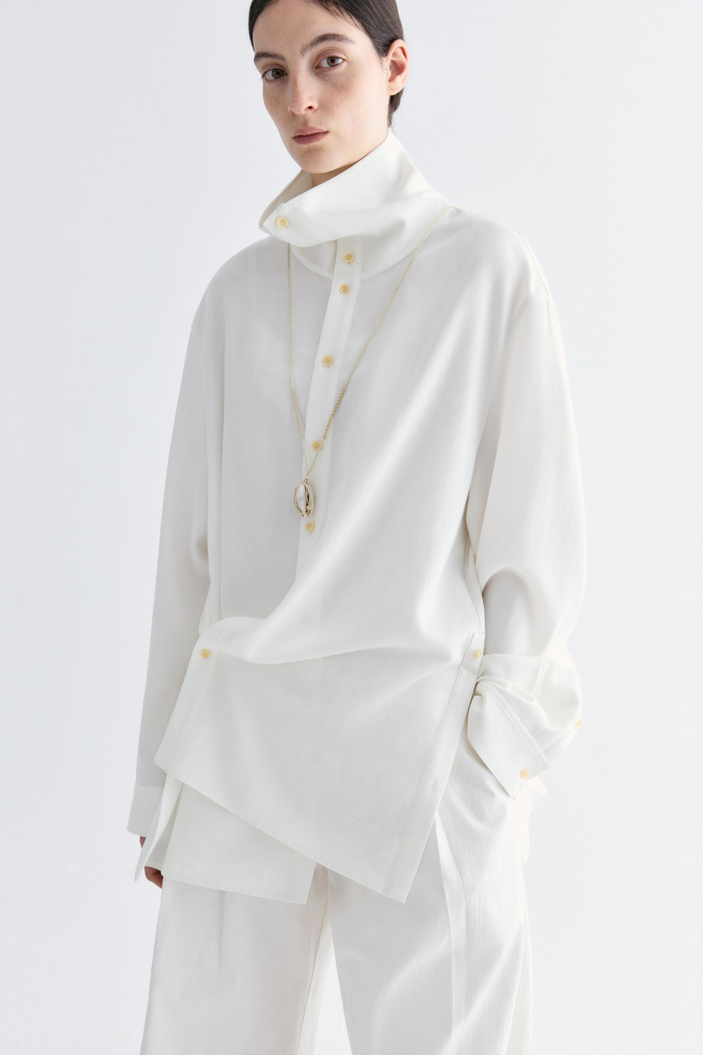 #color_off white