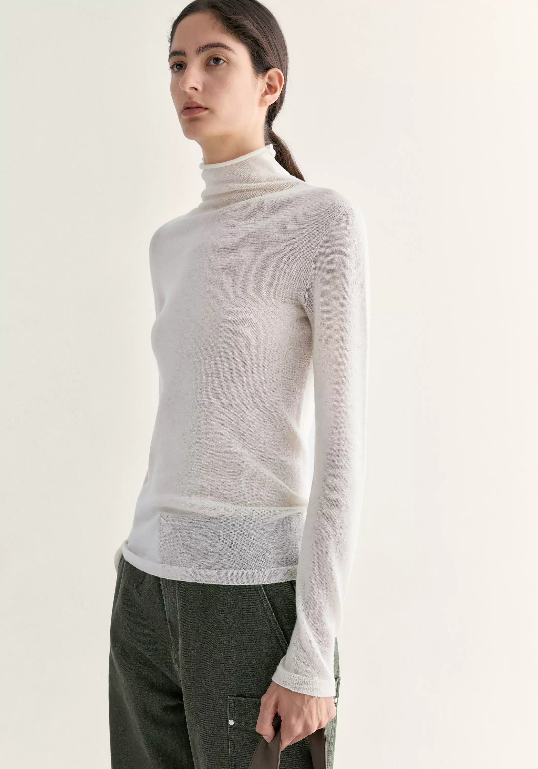 #color_off white