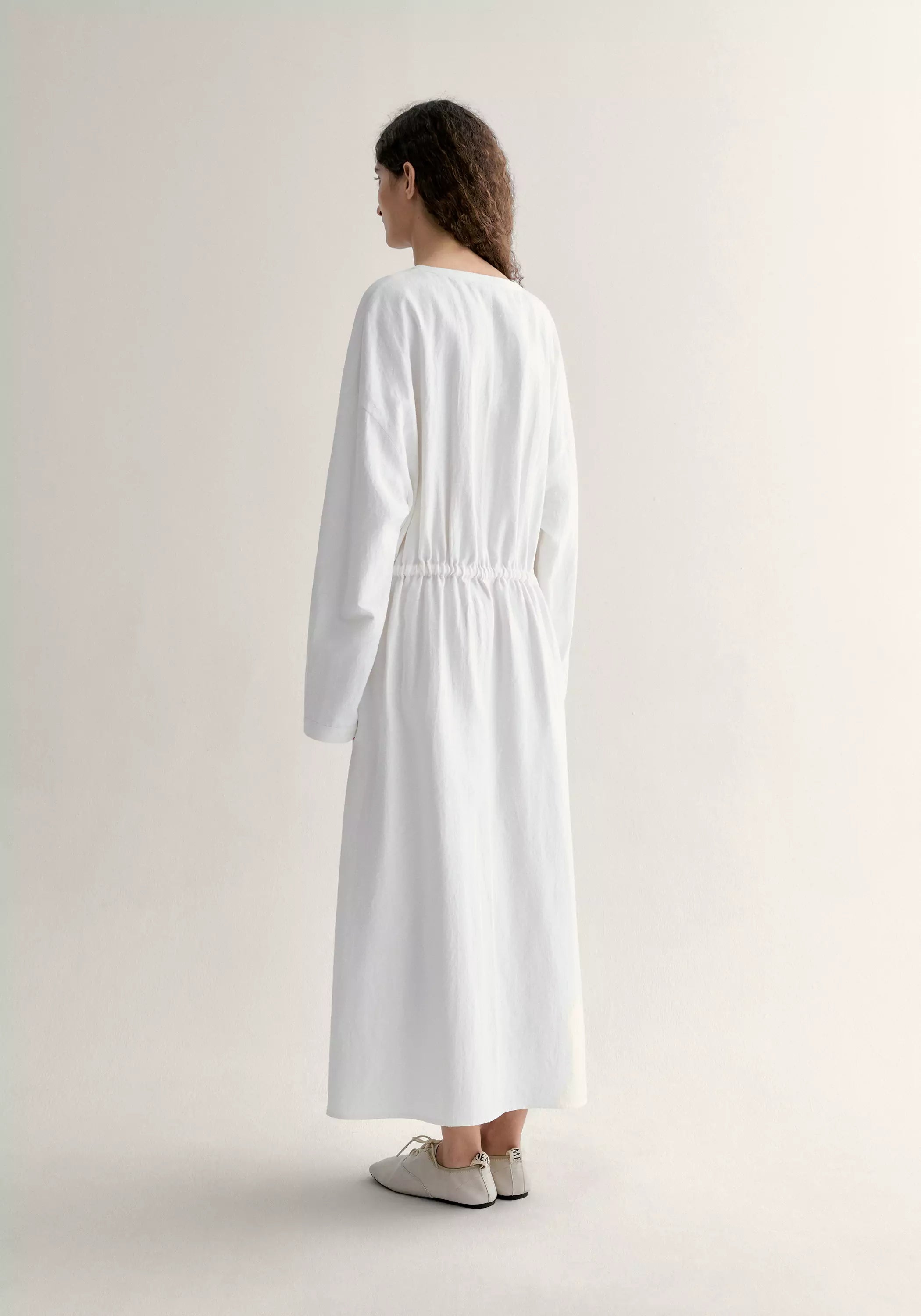 #color_off white
