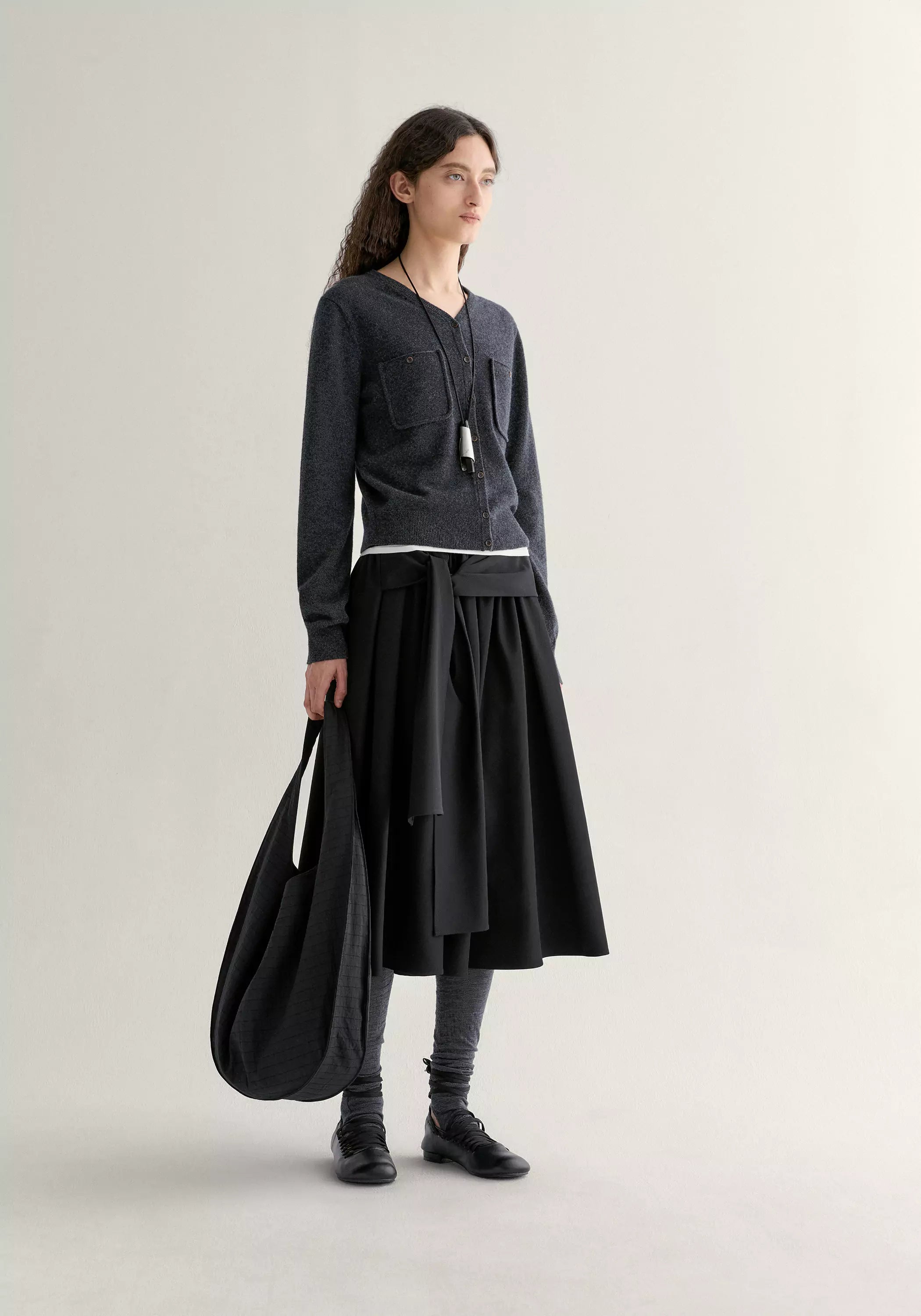 #color_black ash