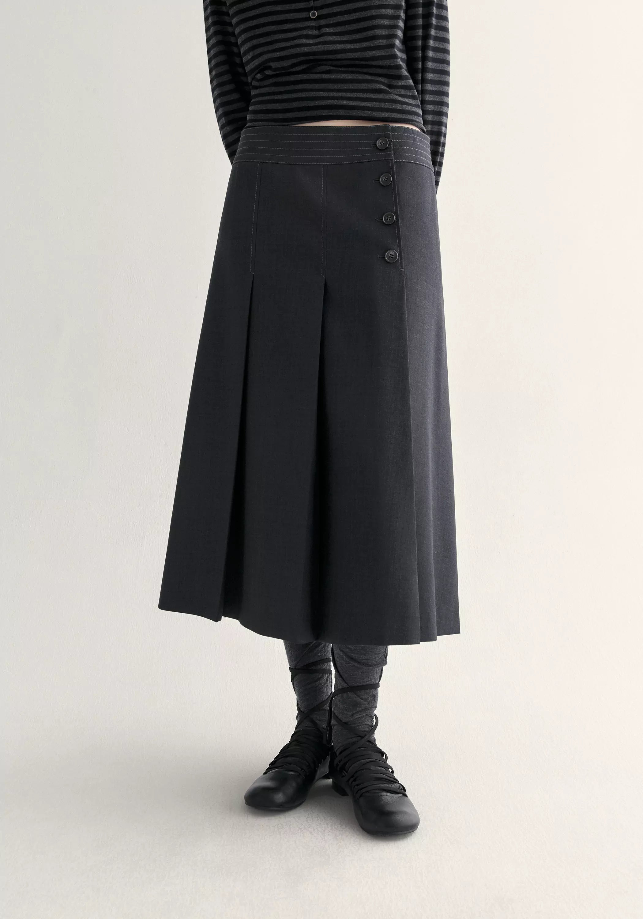 #color_dark gray