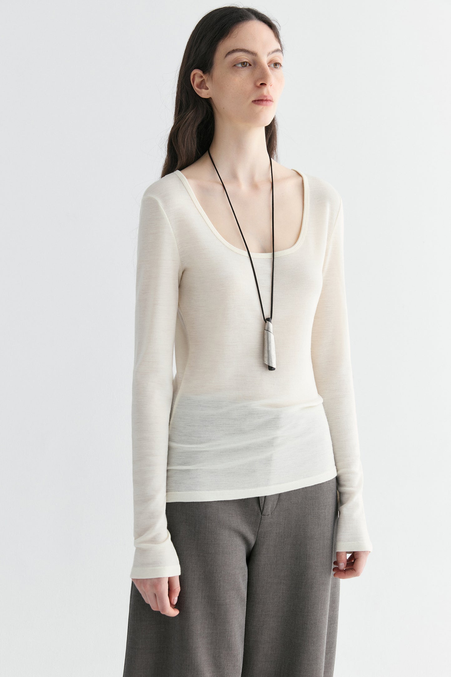 #color_off white