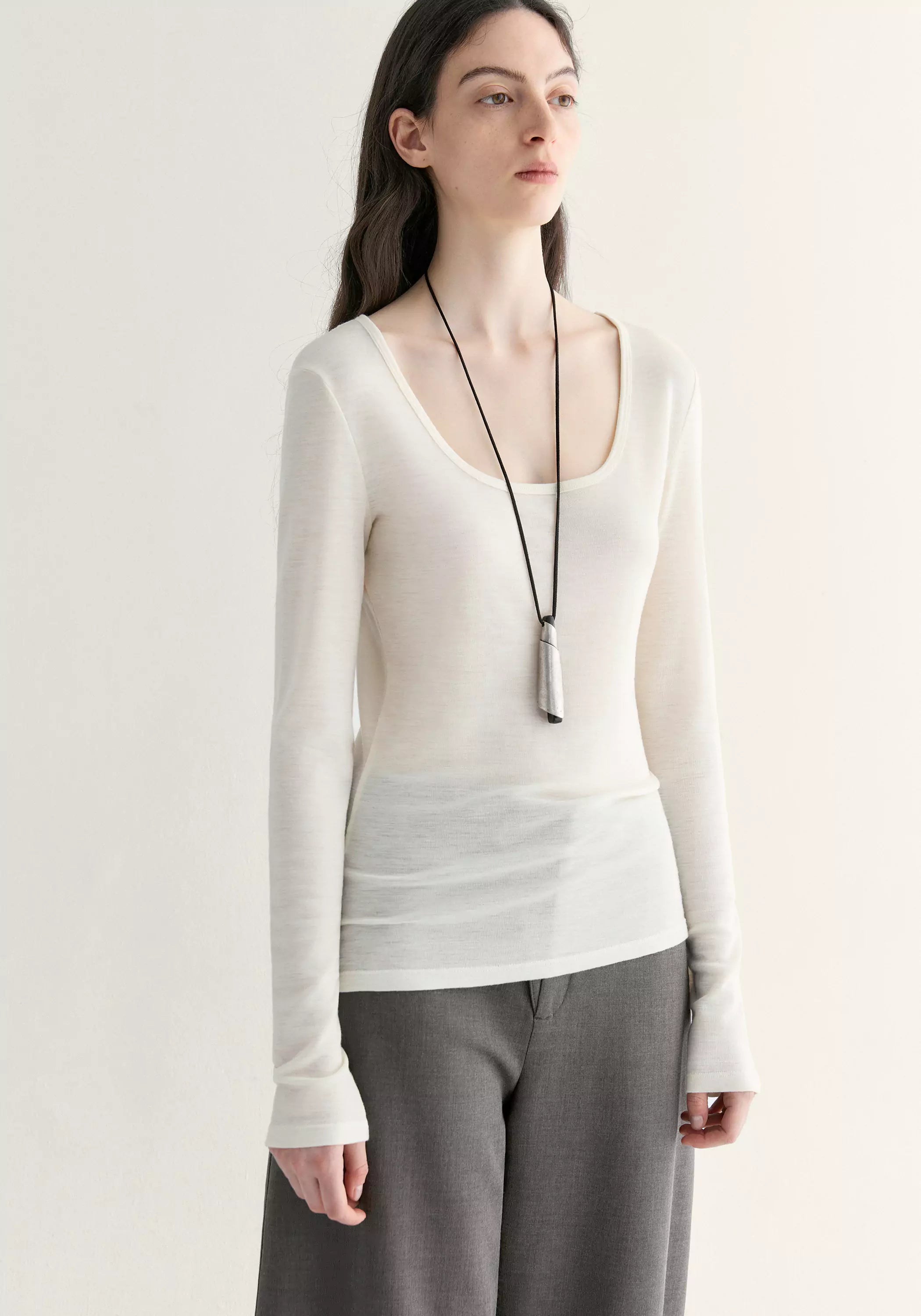 #color_off white