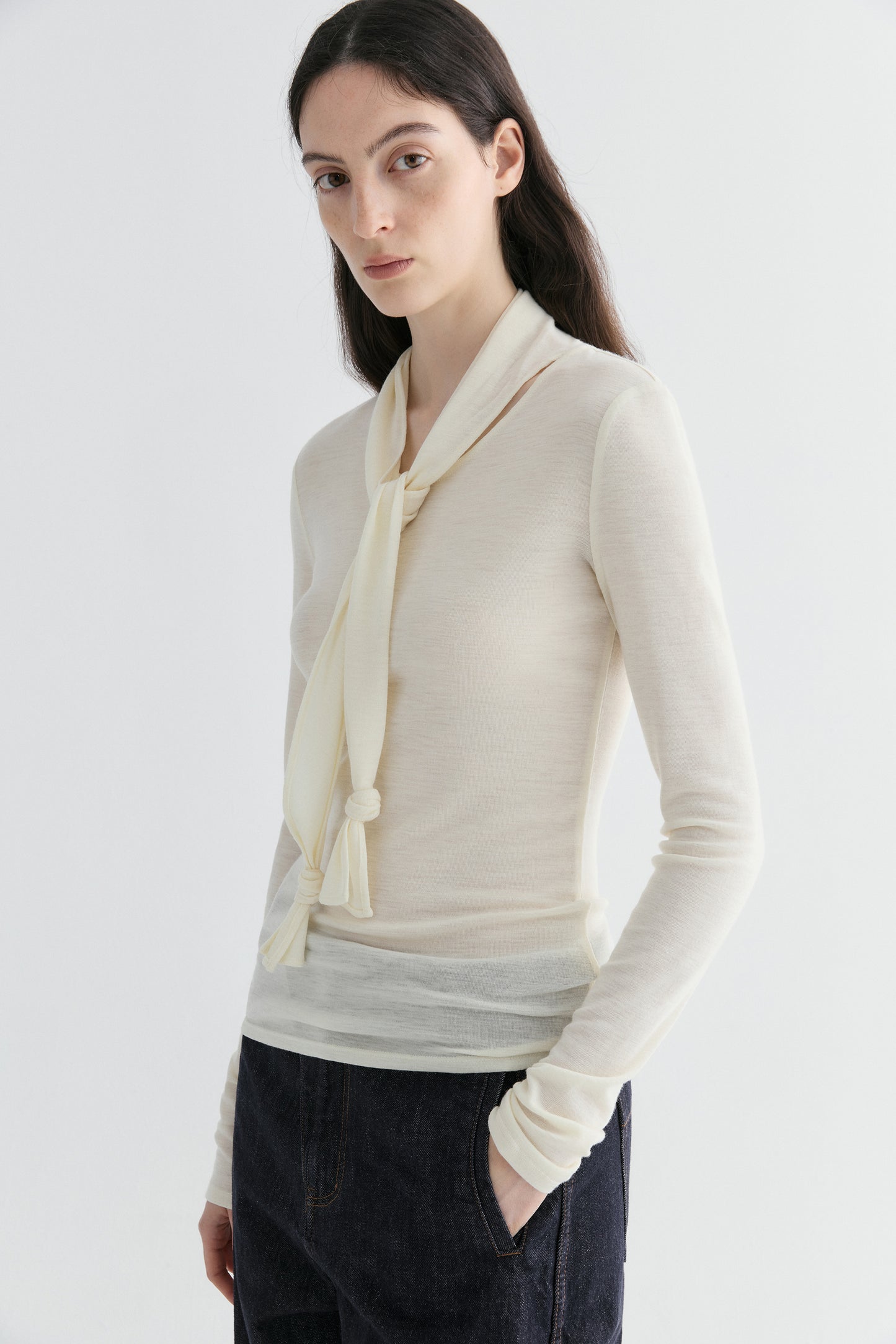 #color_off white