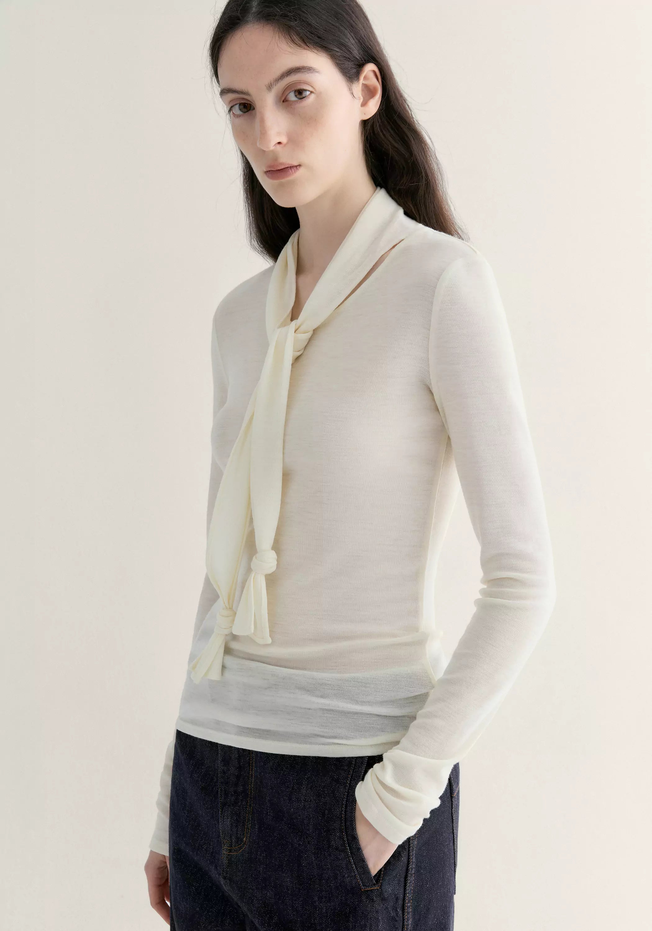 #color_off white