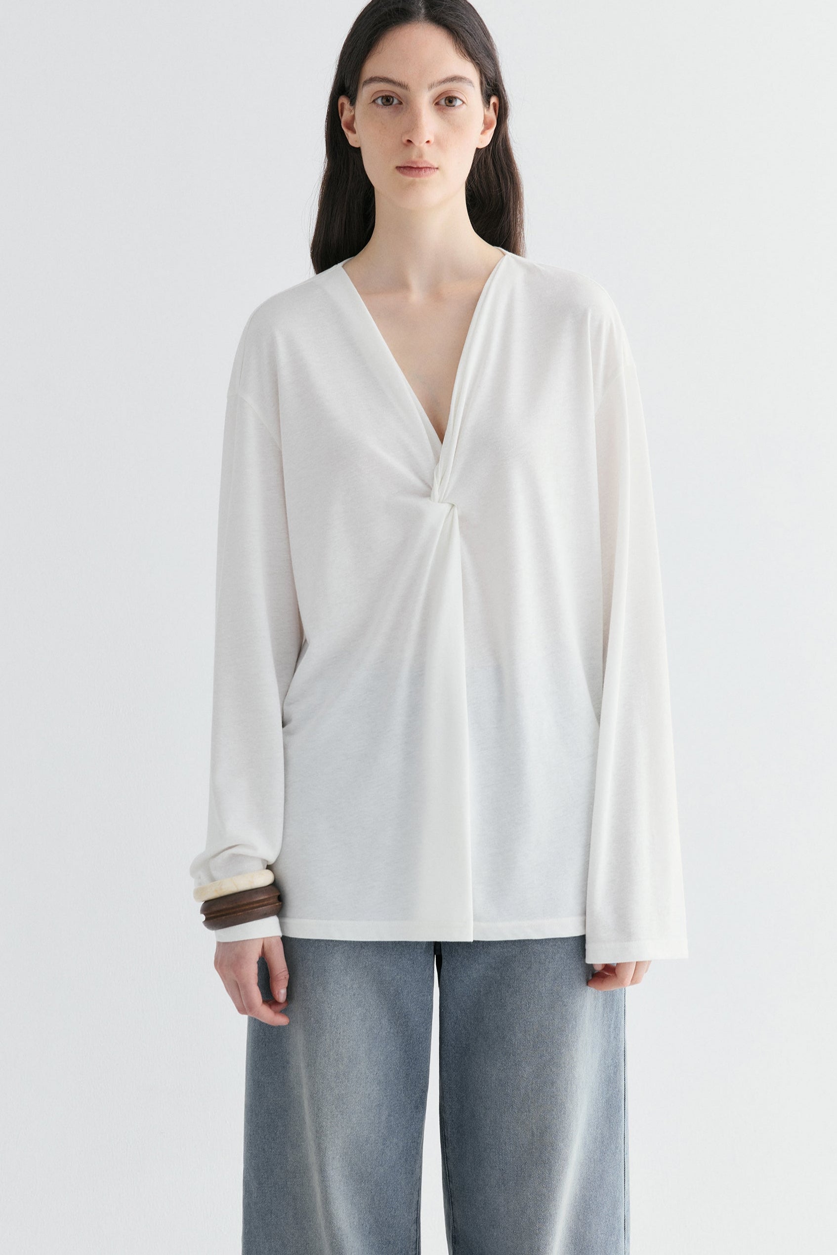 #color_off white