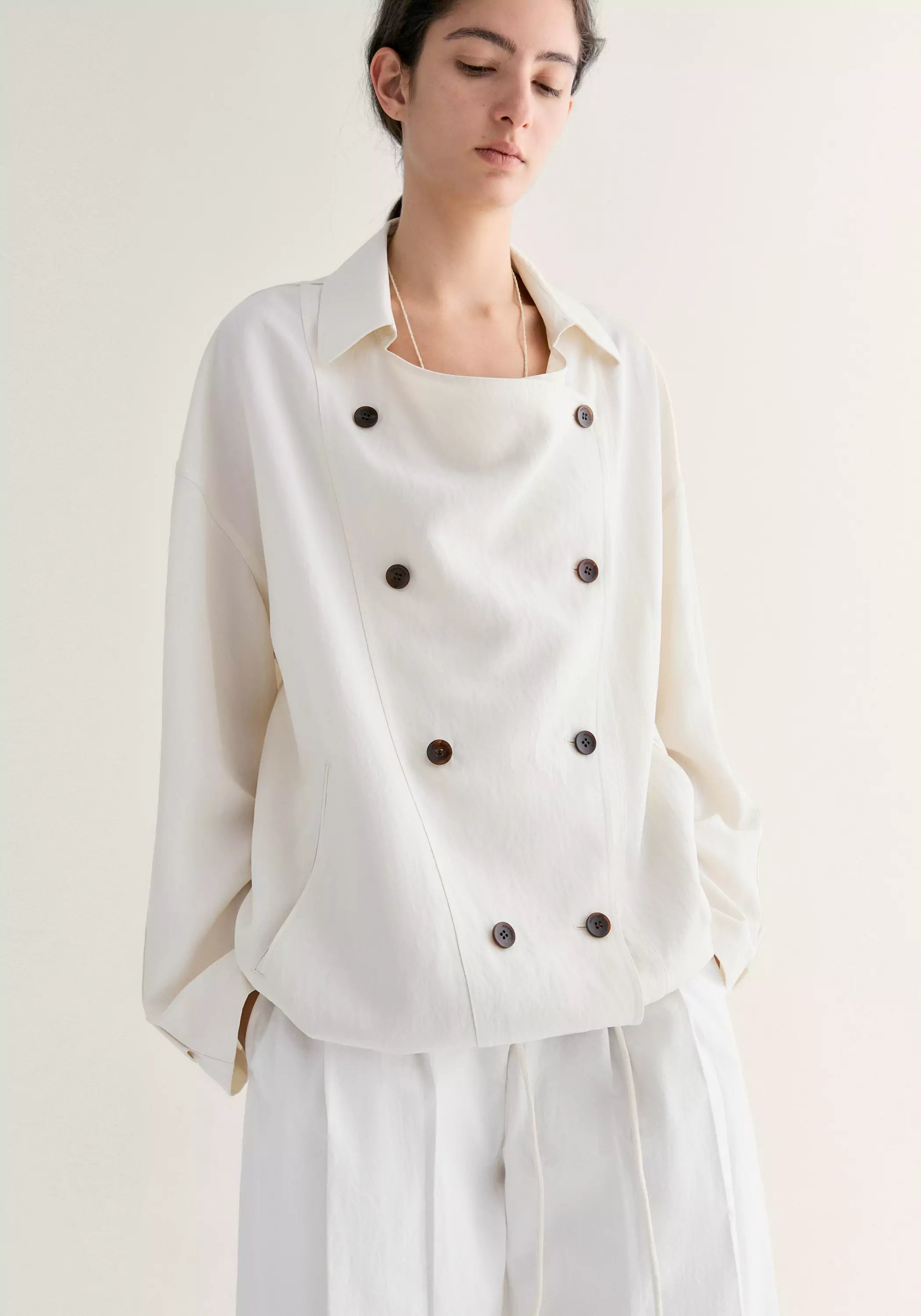 #color_cream white