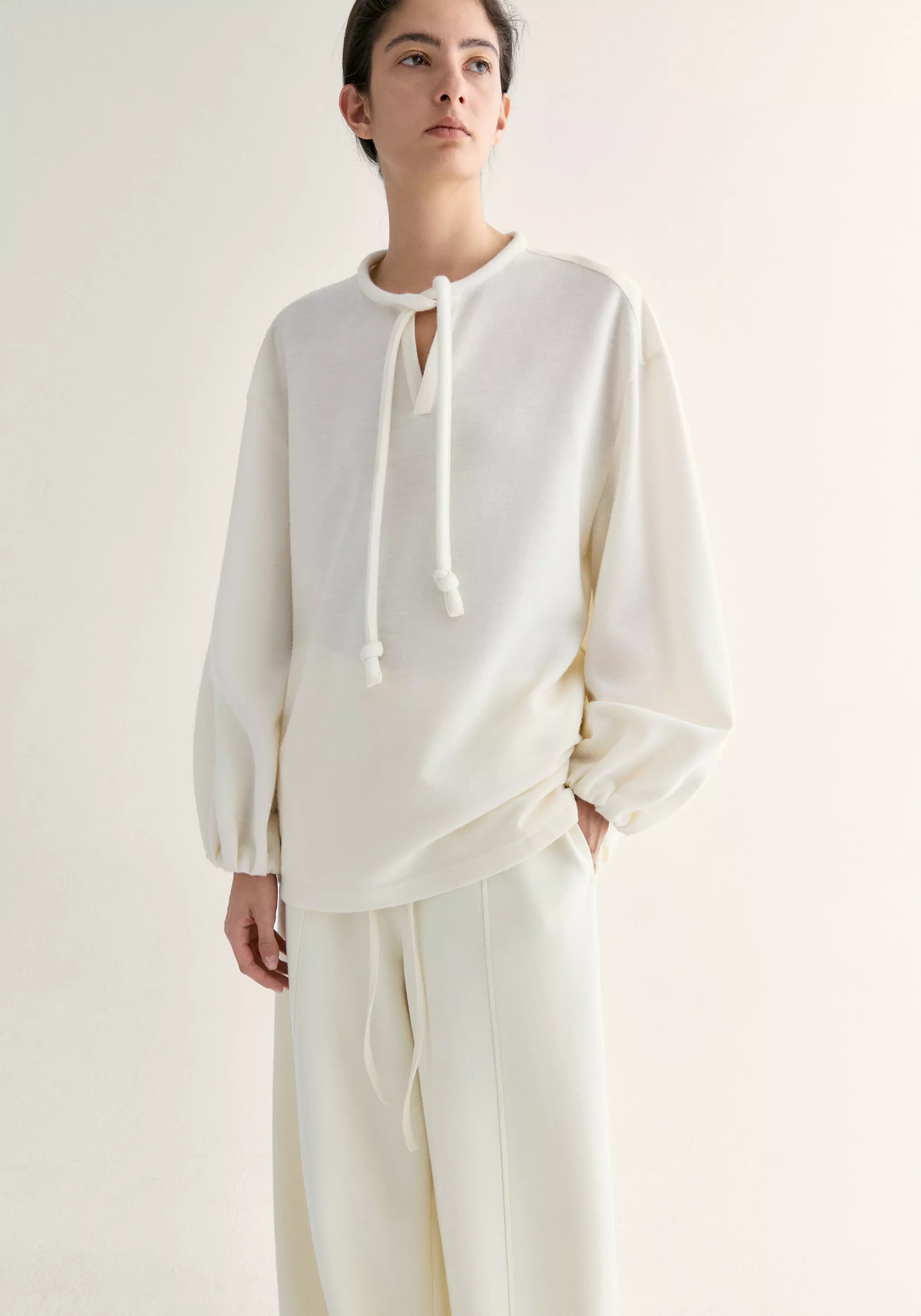 #color_cream white