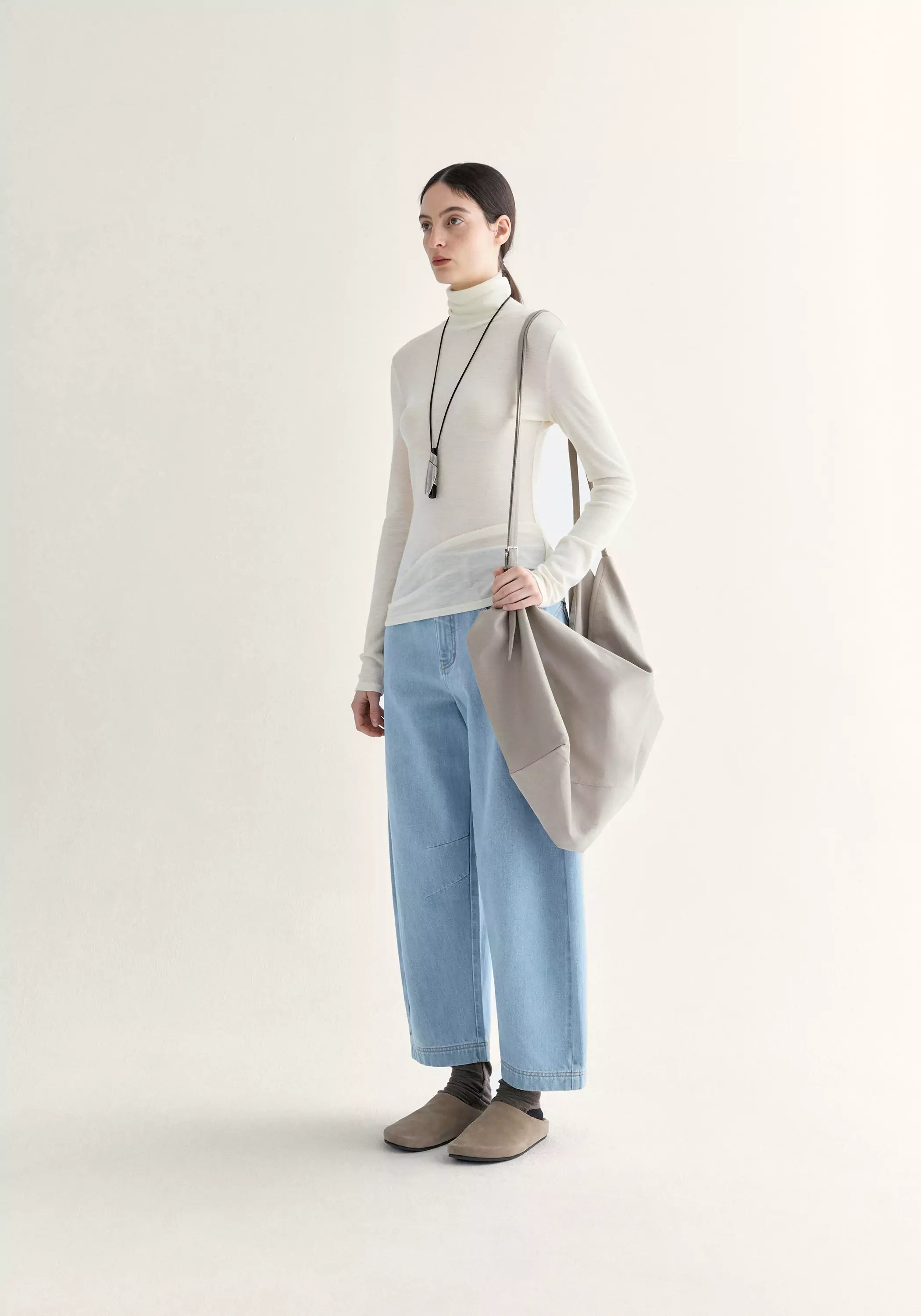 #color_off white