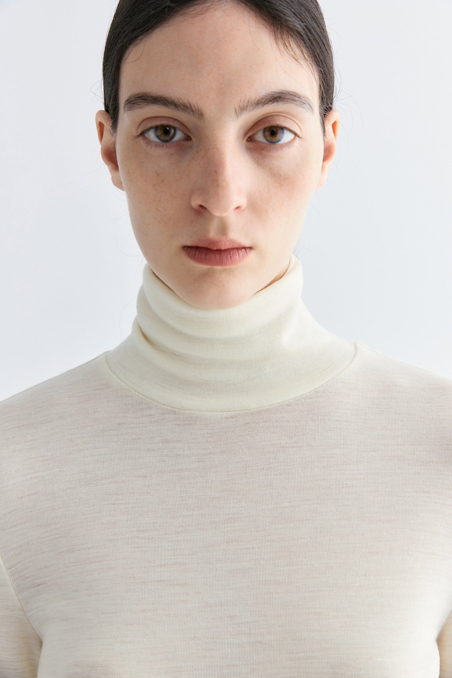 #color_off white