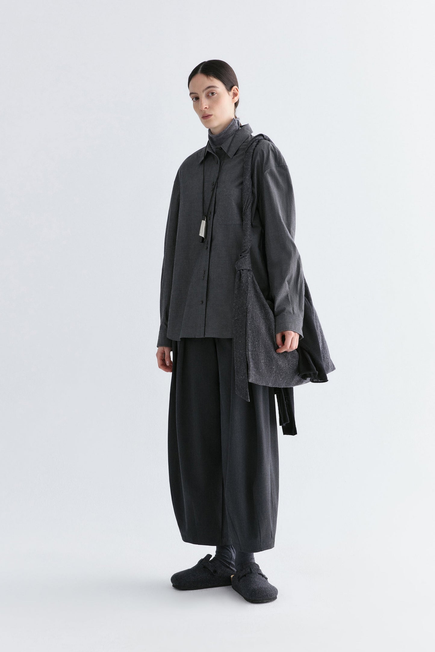 #color_black ash