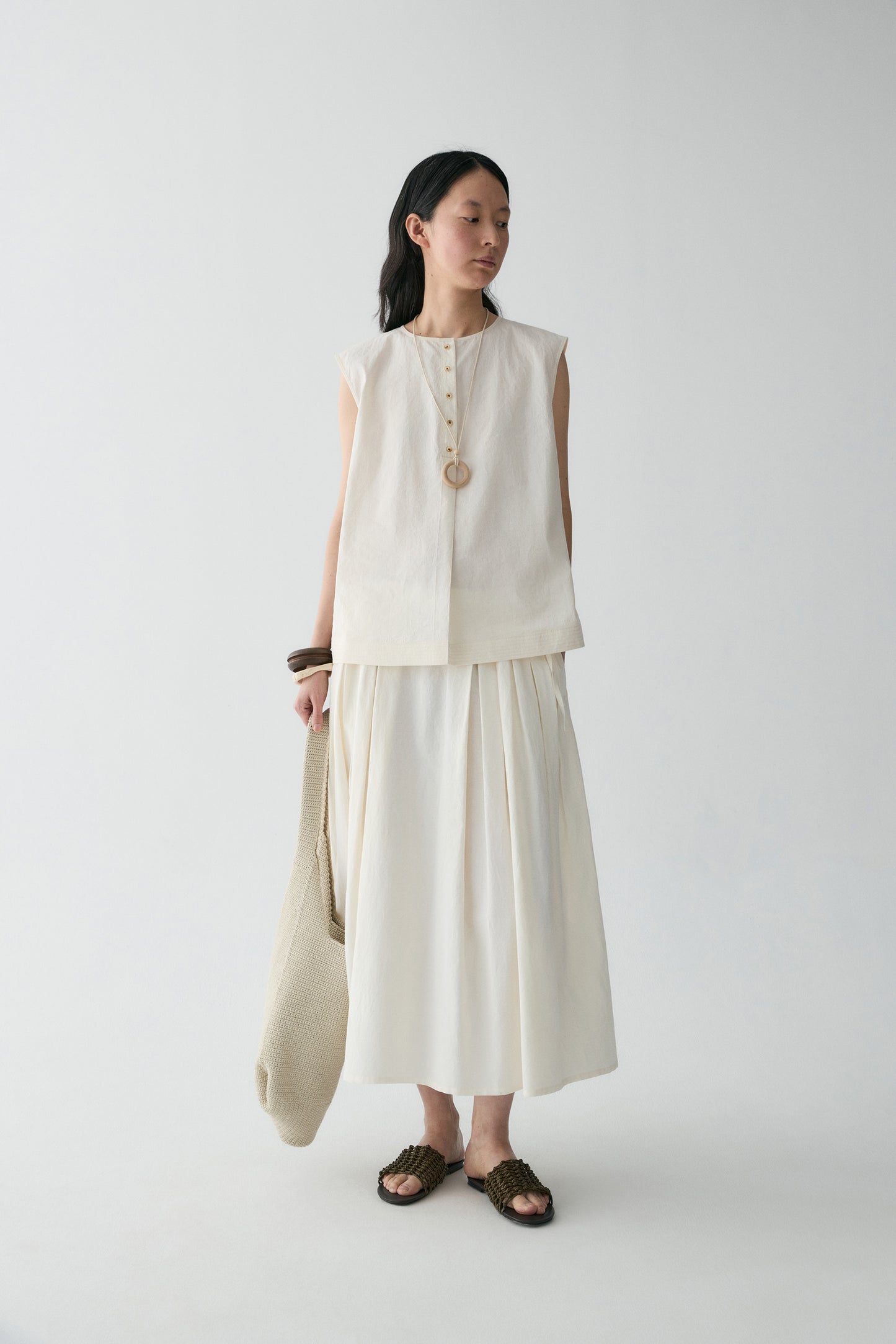 #color_cream white