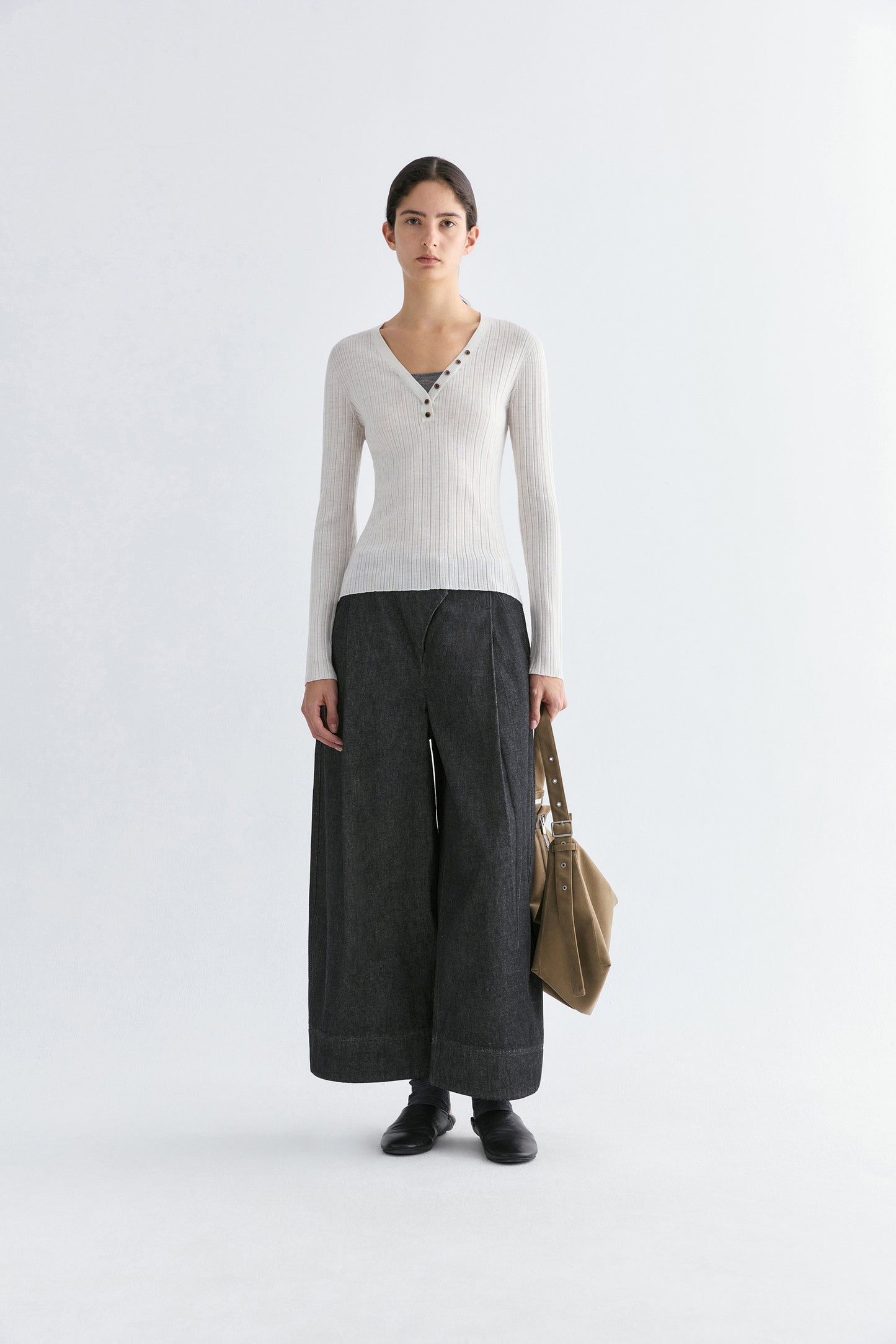 #color_off white