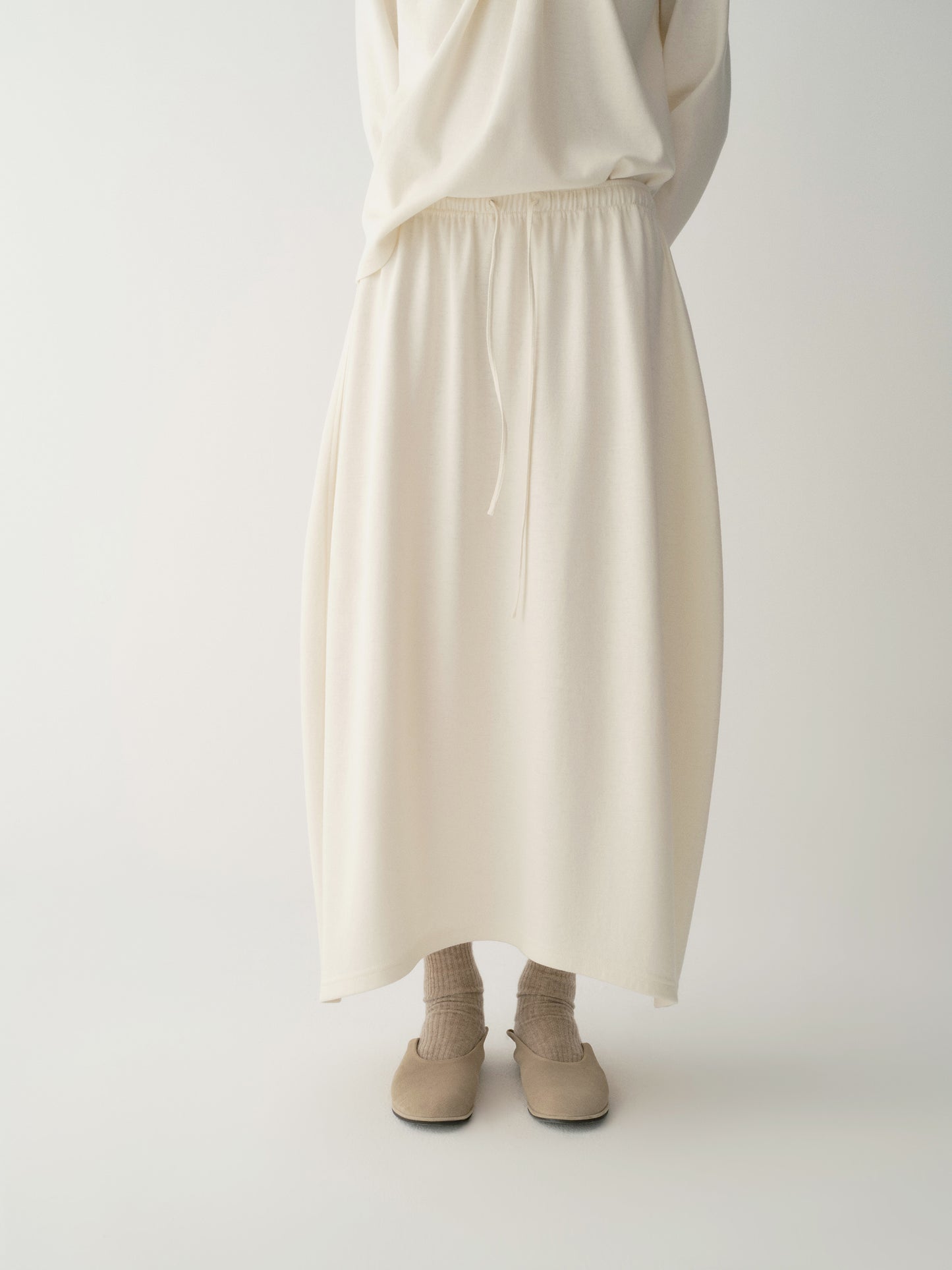 #color_cream white