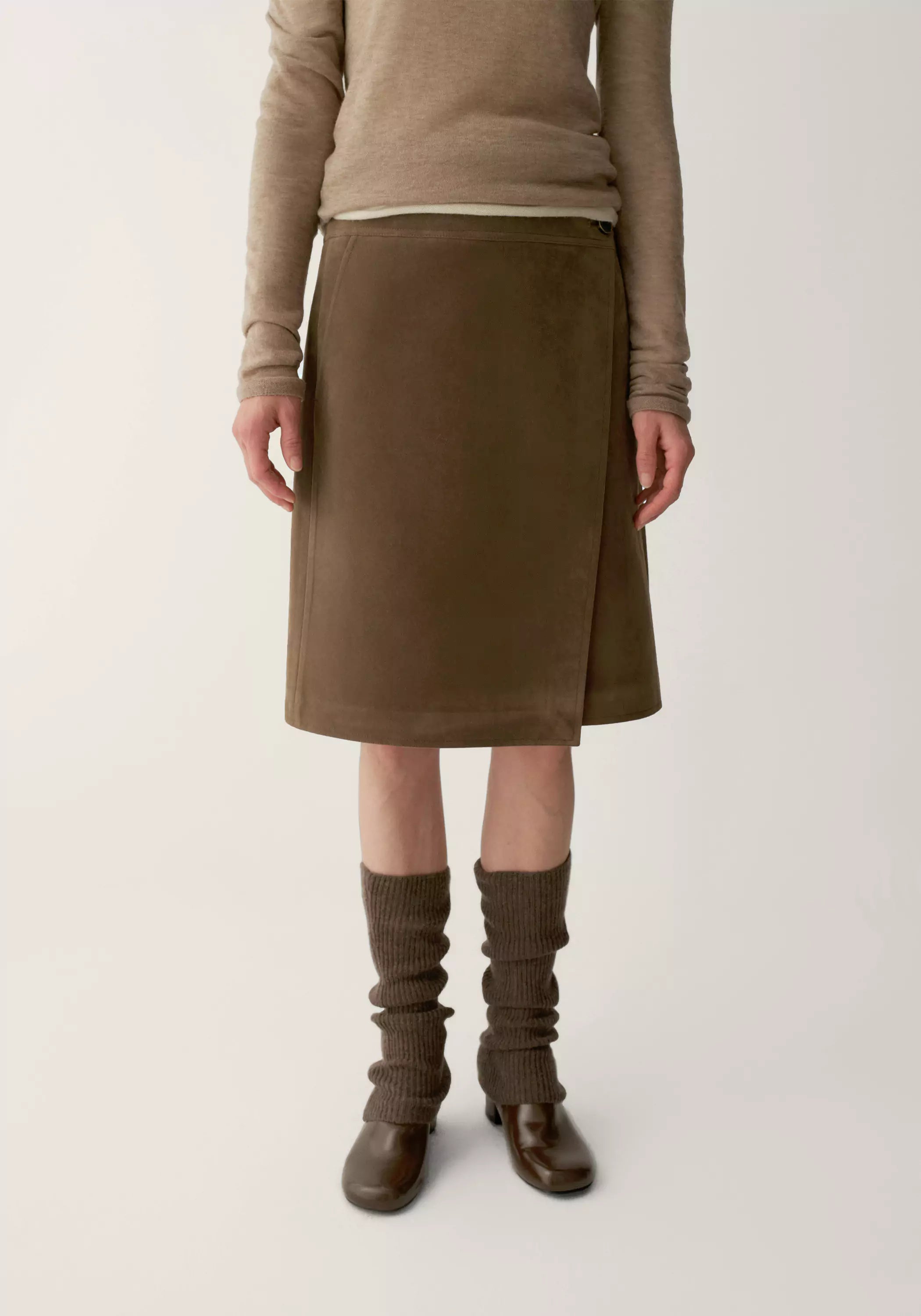 #color_light brown