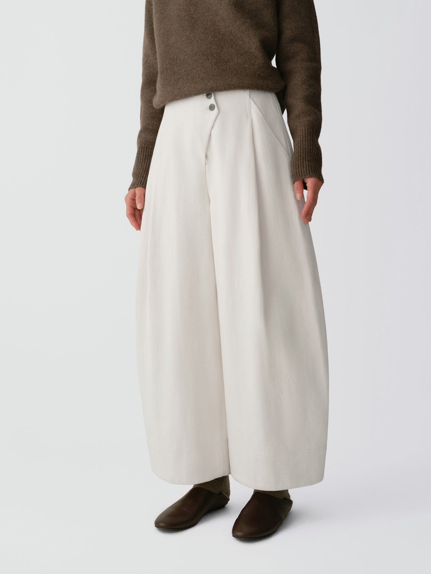 #color_cream white