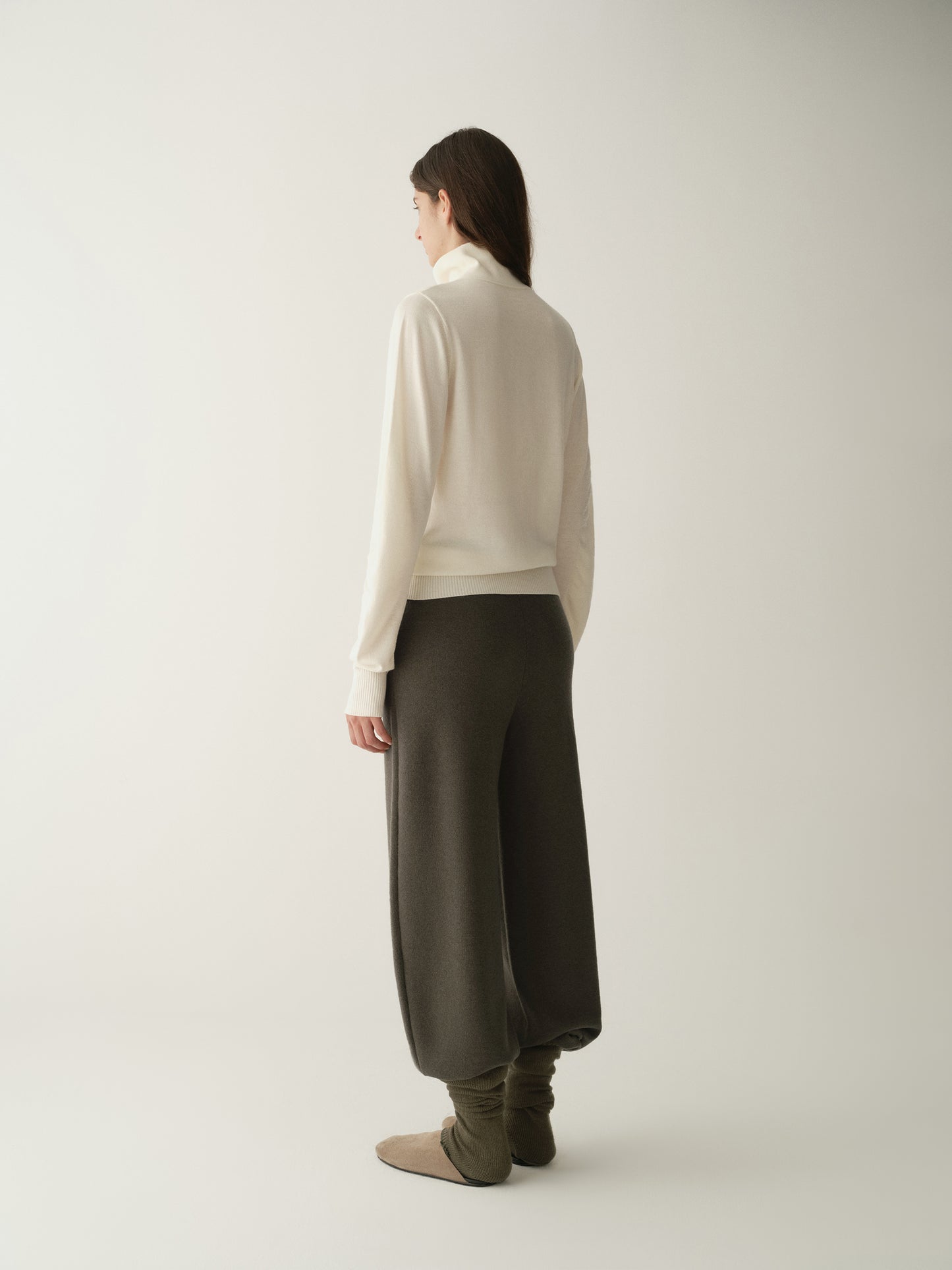 #color_off white