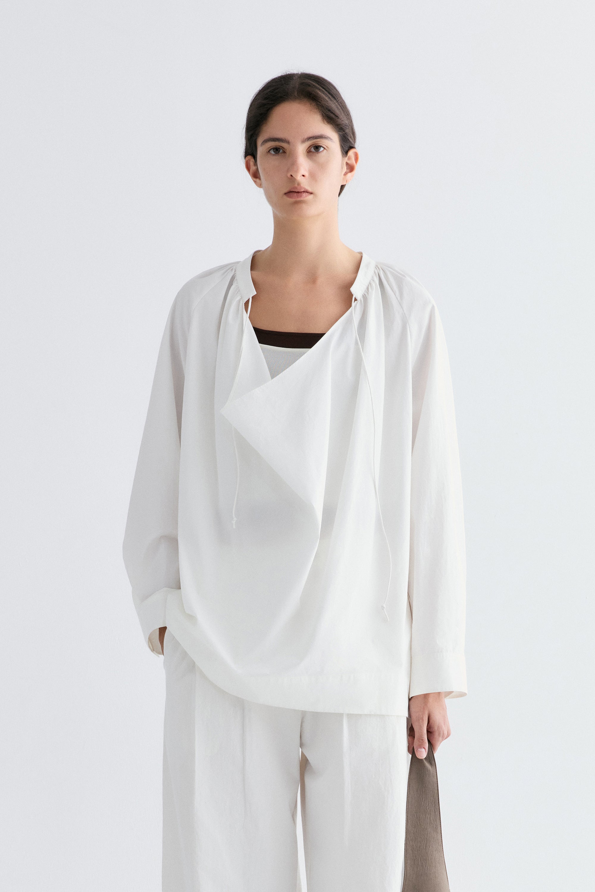 #color_off white