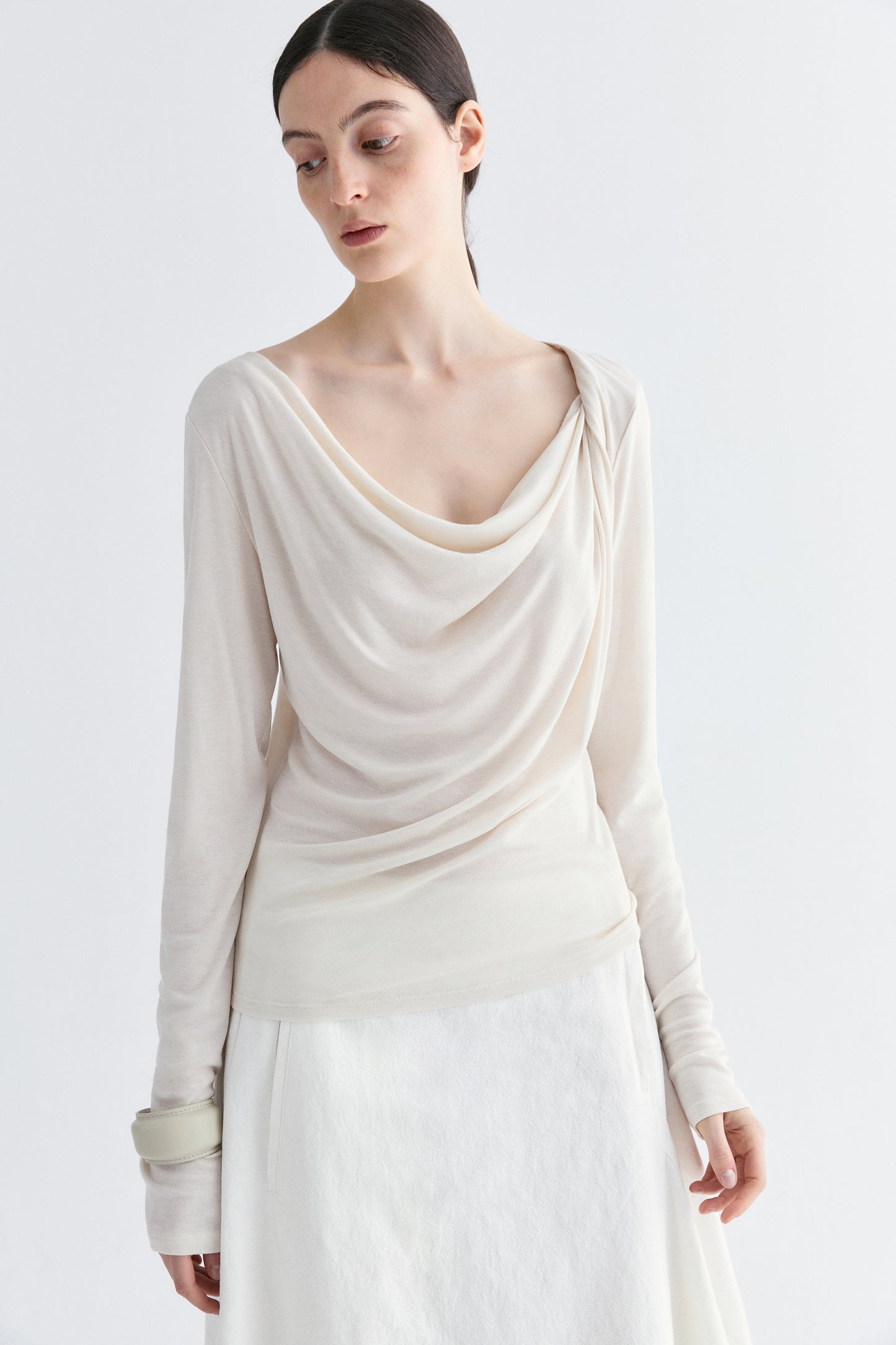 #color_off white