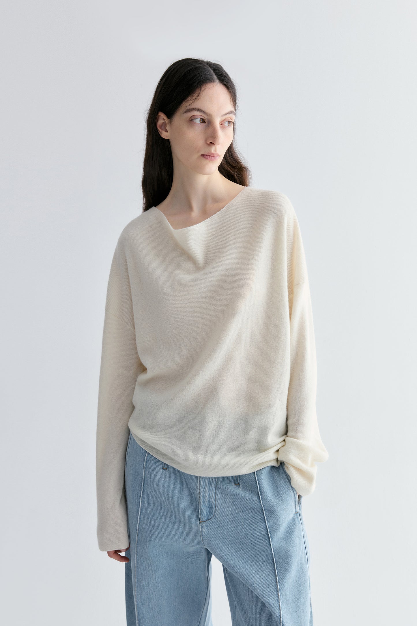 #color_off white