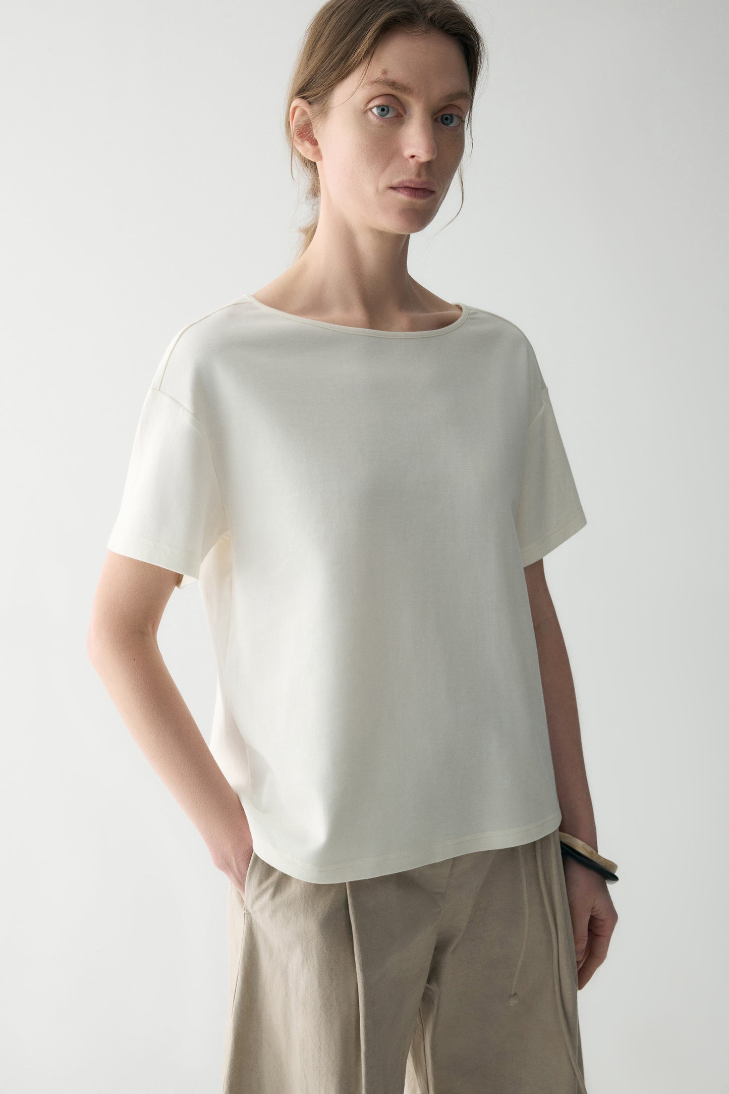 #color_off white