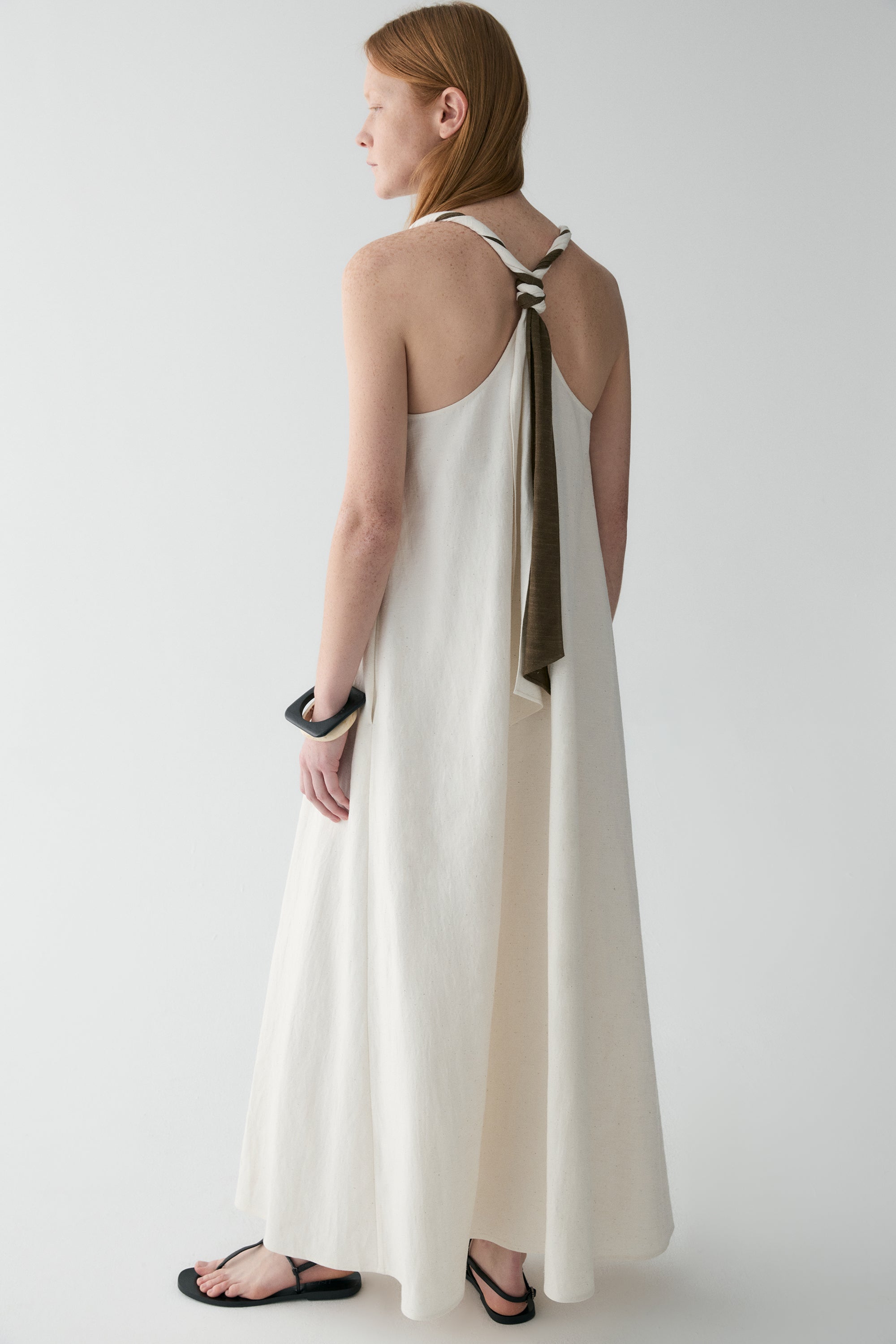 #color_off white