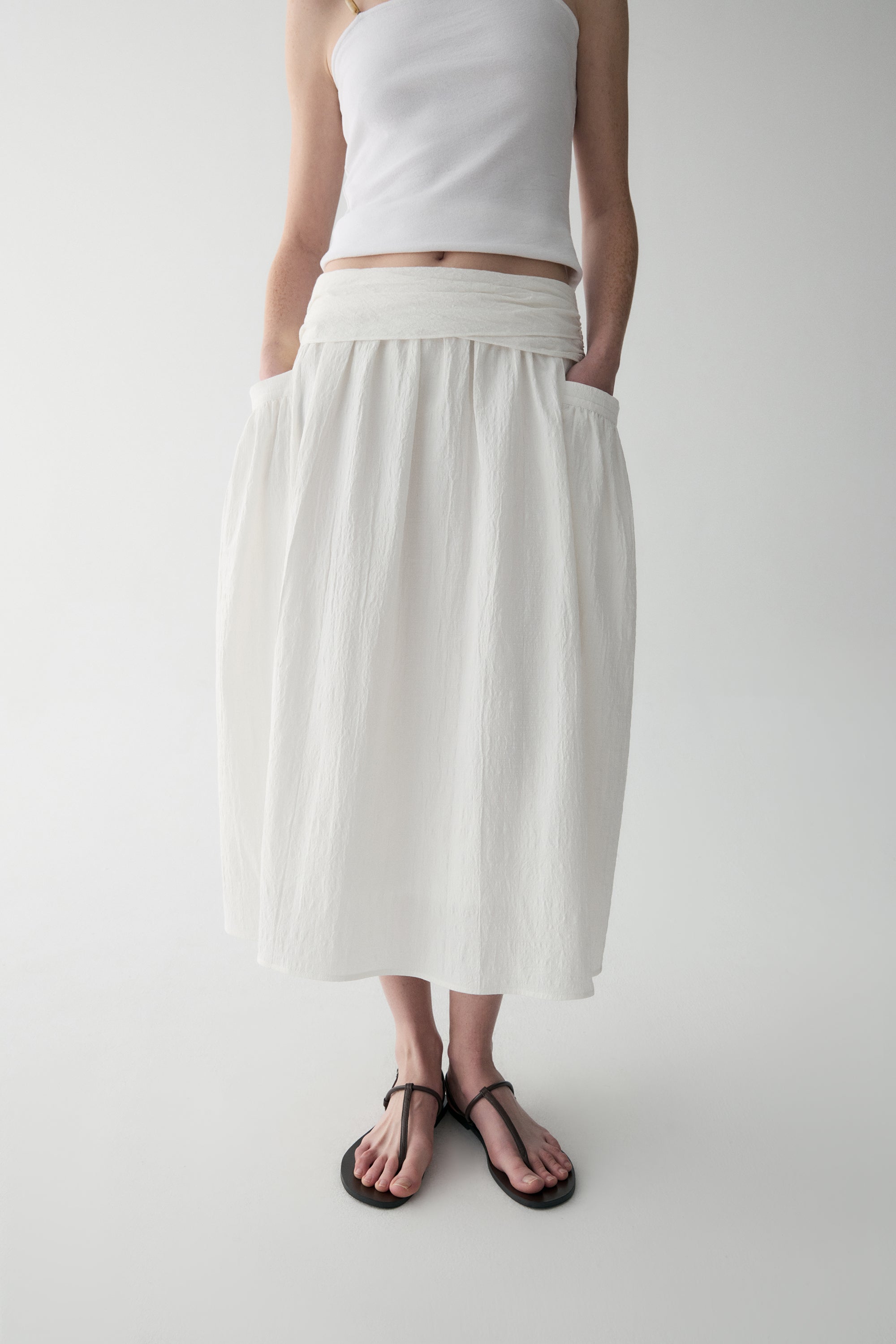 #color_off white