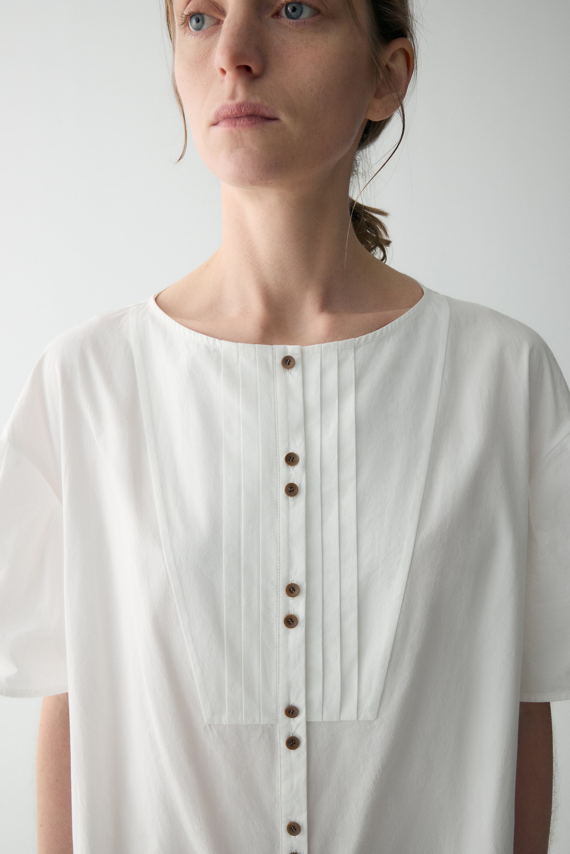 #color_off white