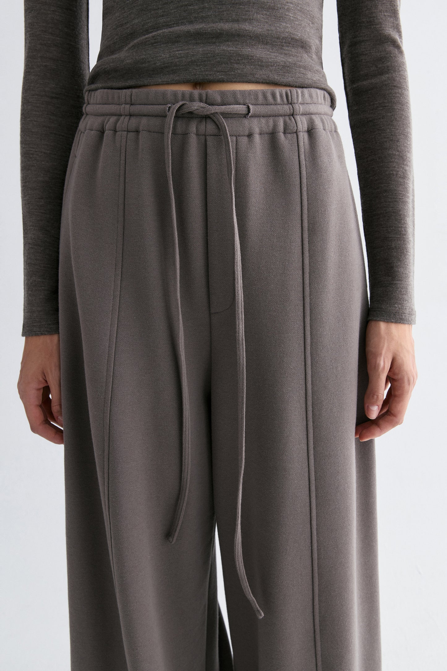 #color_mid gray