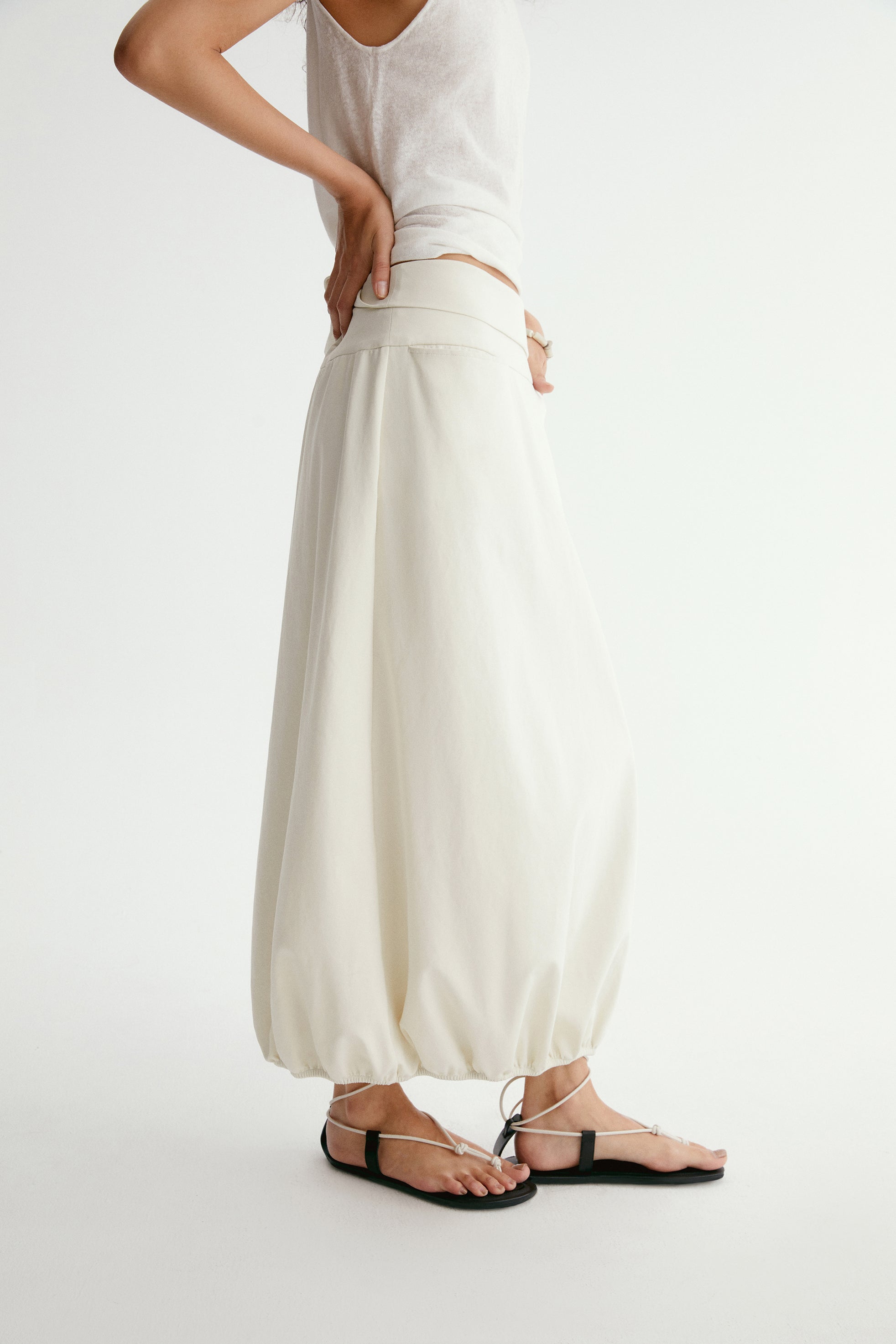 #color_cream white