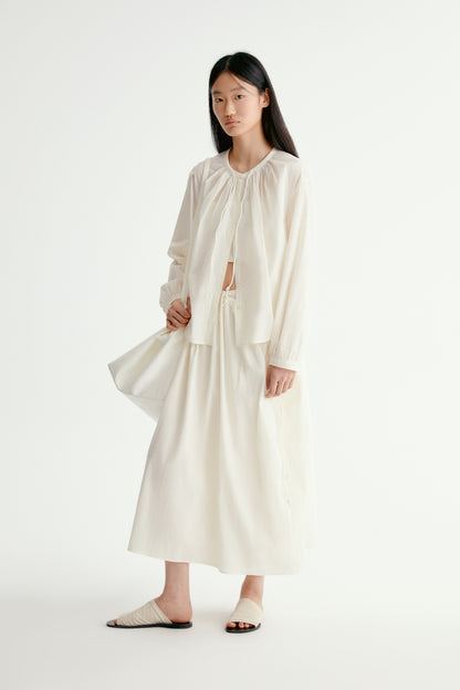 #color_cream white
