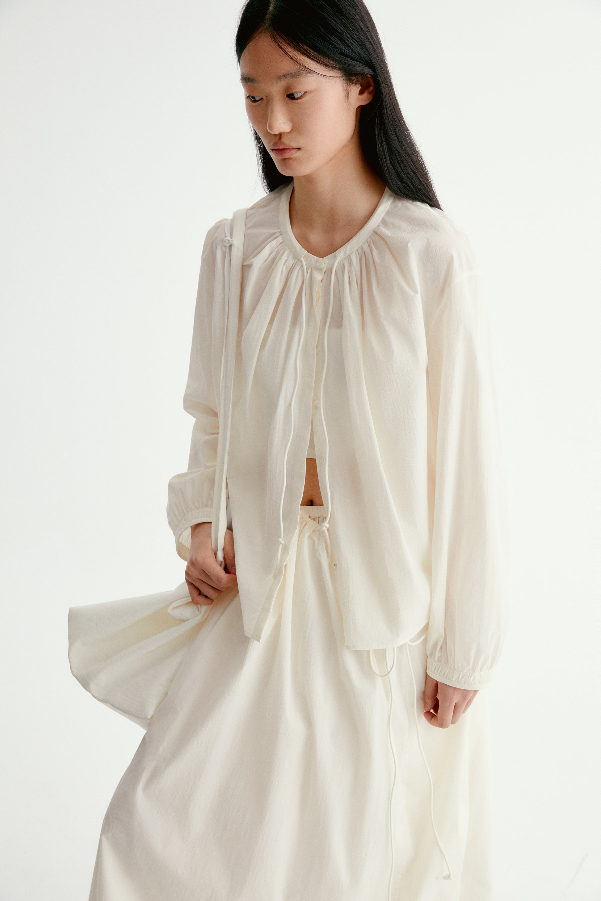 #color_cream white