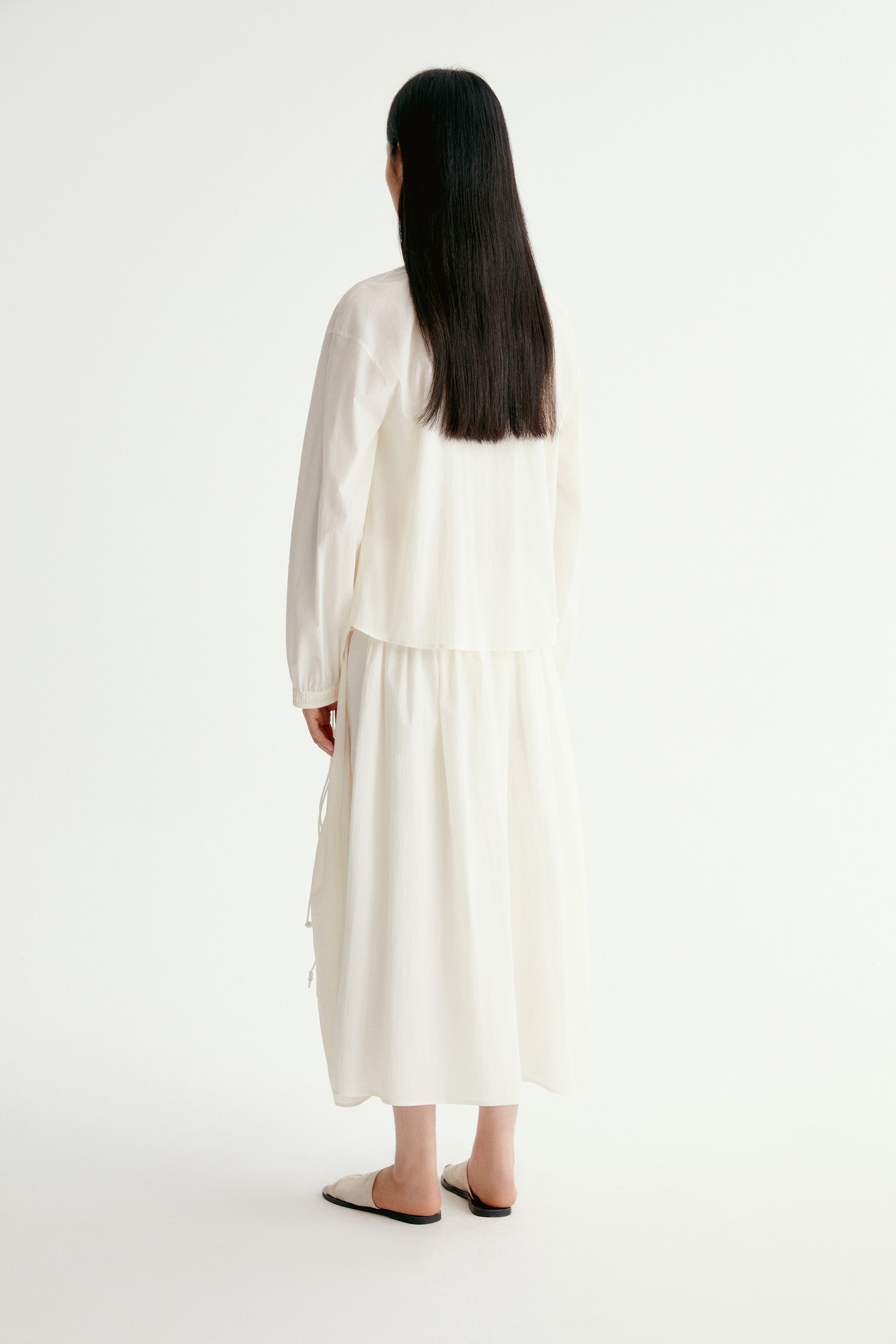 #color_cream white
