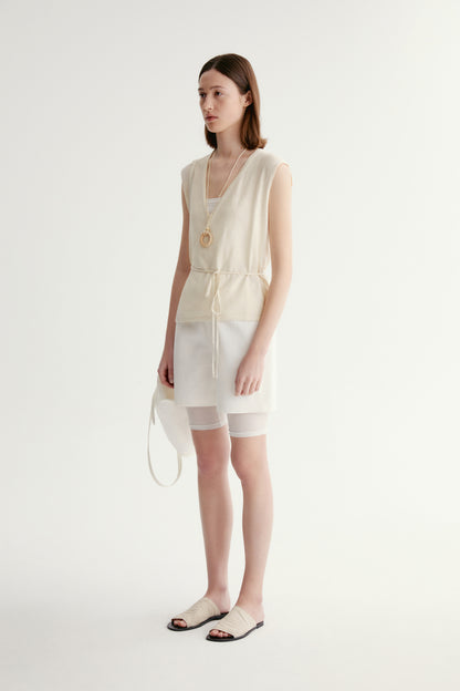 #color_off white